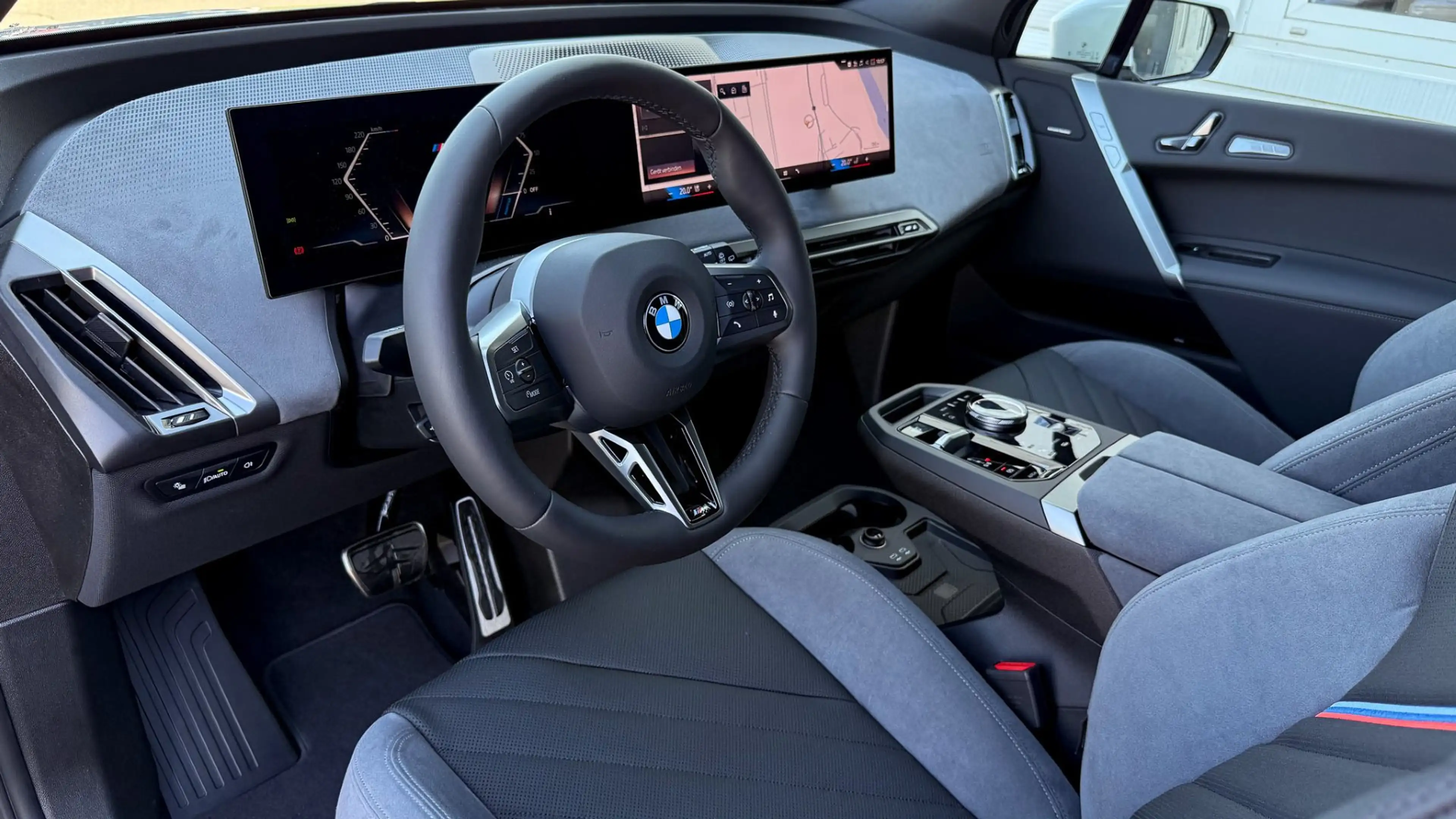 BMW iX xDrive45 M-Sportpaket — photo 7