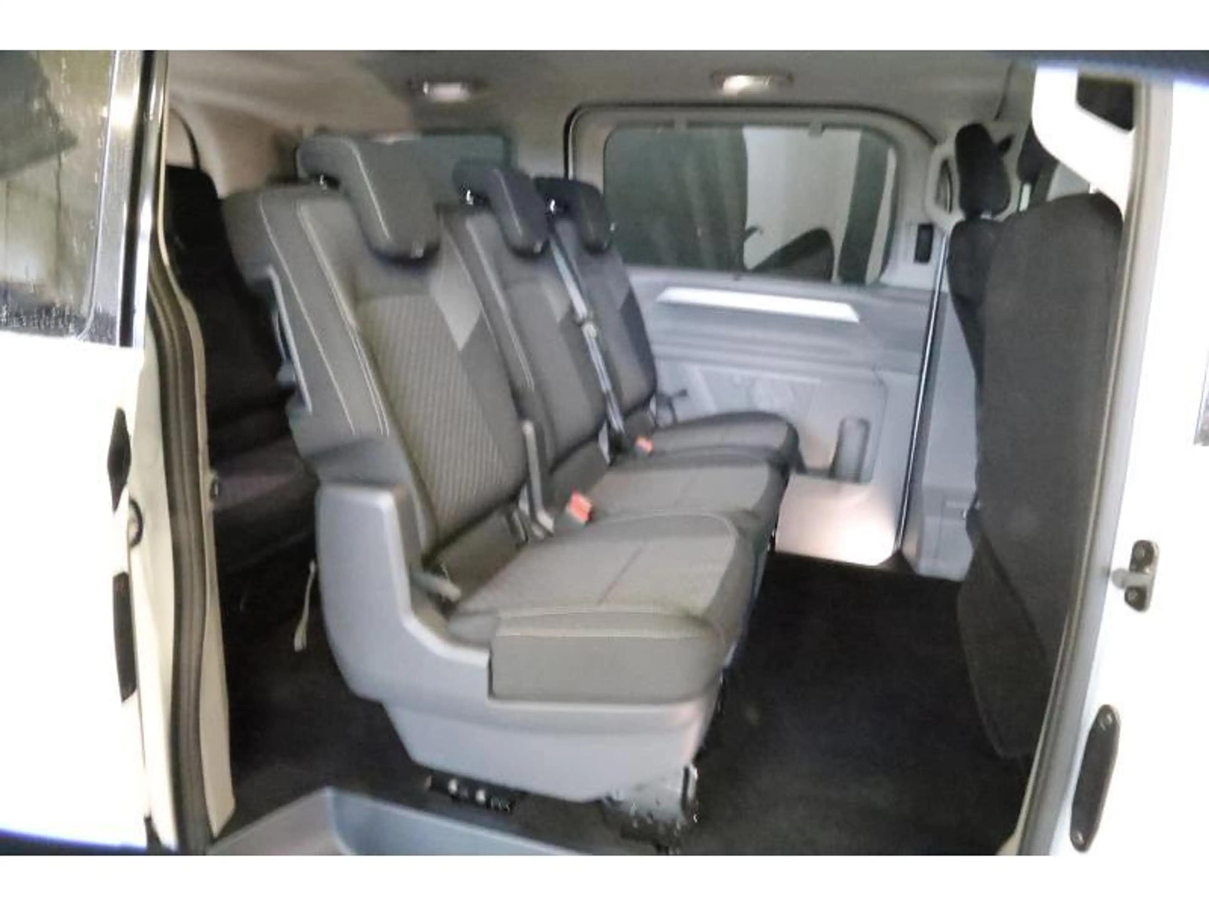 Volkswagen T7 Caravelle STYLE COURT A8 — photo 14