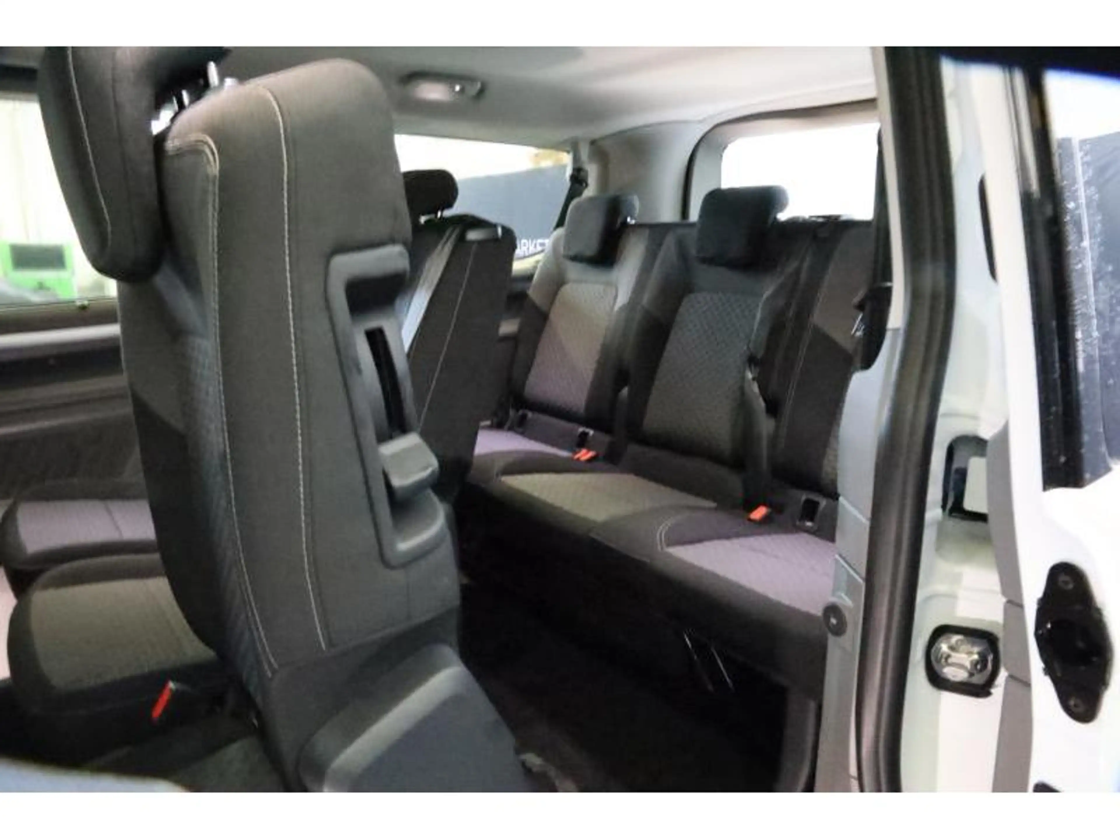 Volkswagen T7 Caravelle STYLE COURT A8 — photo 12