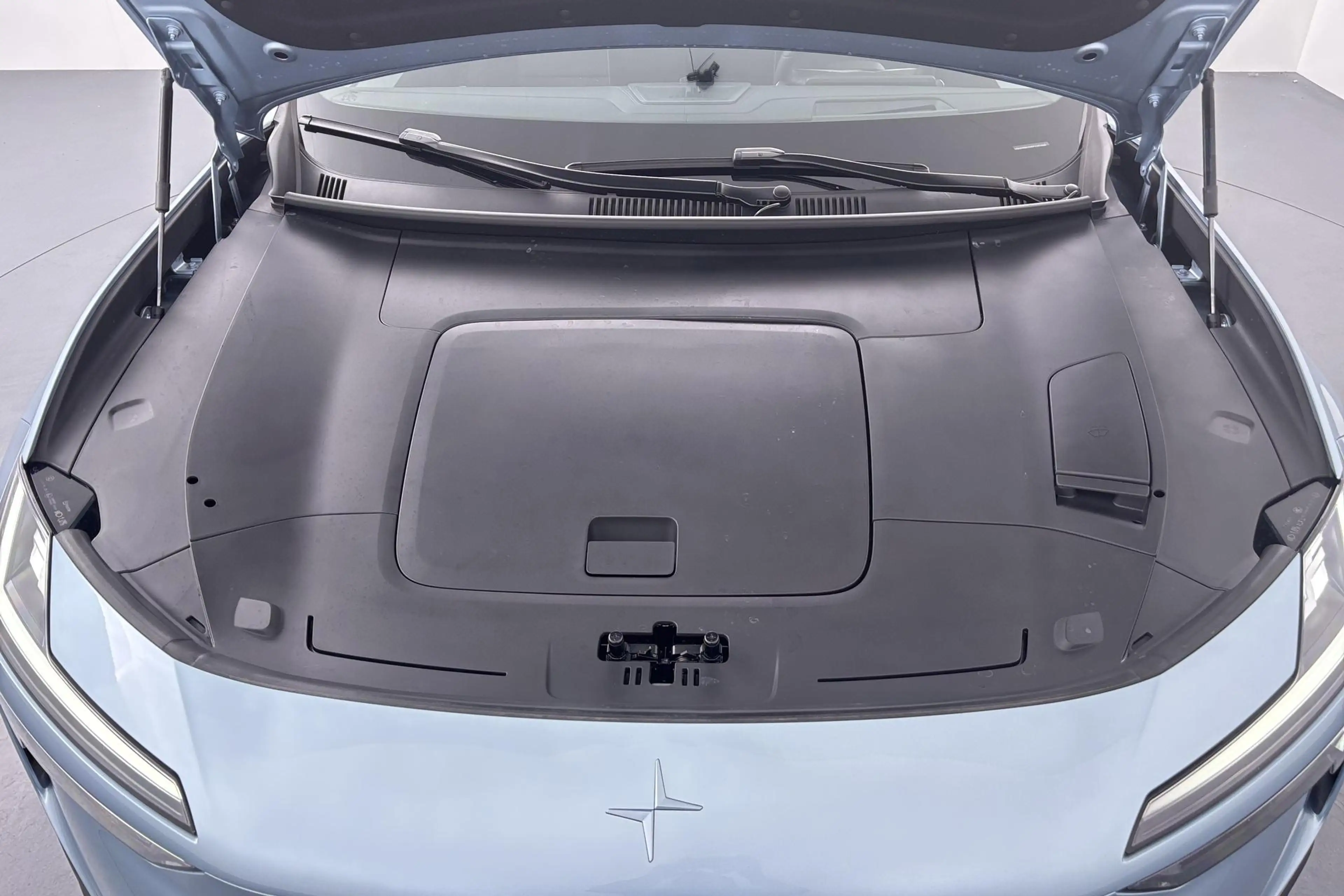 Polestar 4 Long Range Single motor Plus 100 kWh Premium elekt — photo 12