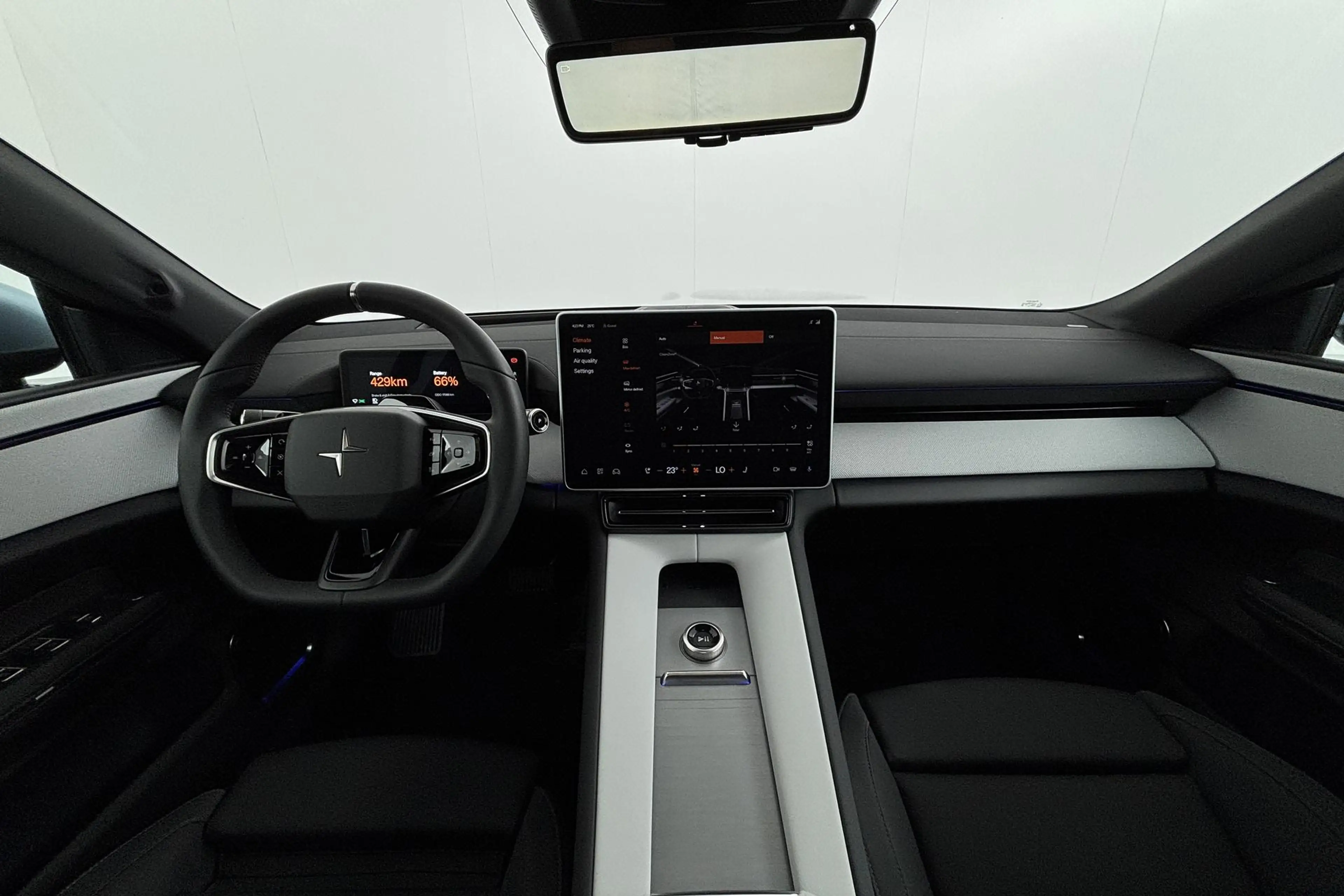 Polestar 4 Long Range Single motor Plus 100 kWh Premium elekt — photo 2