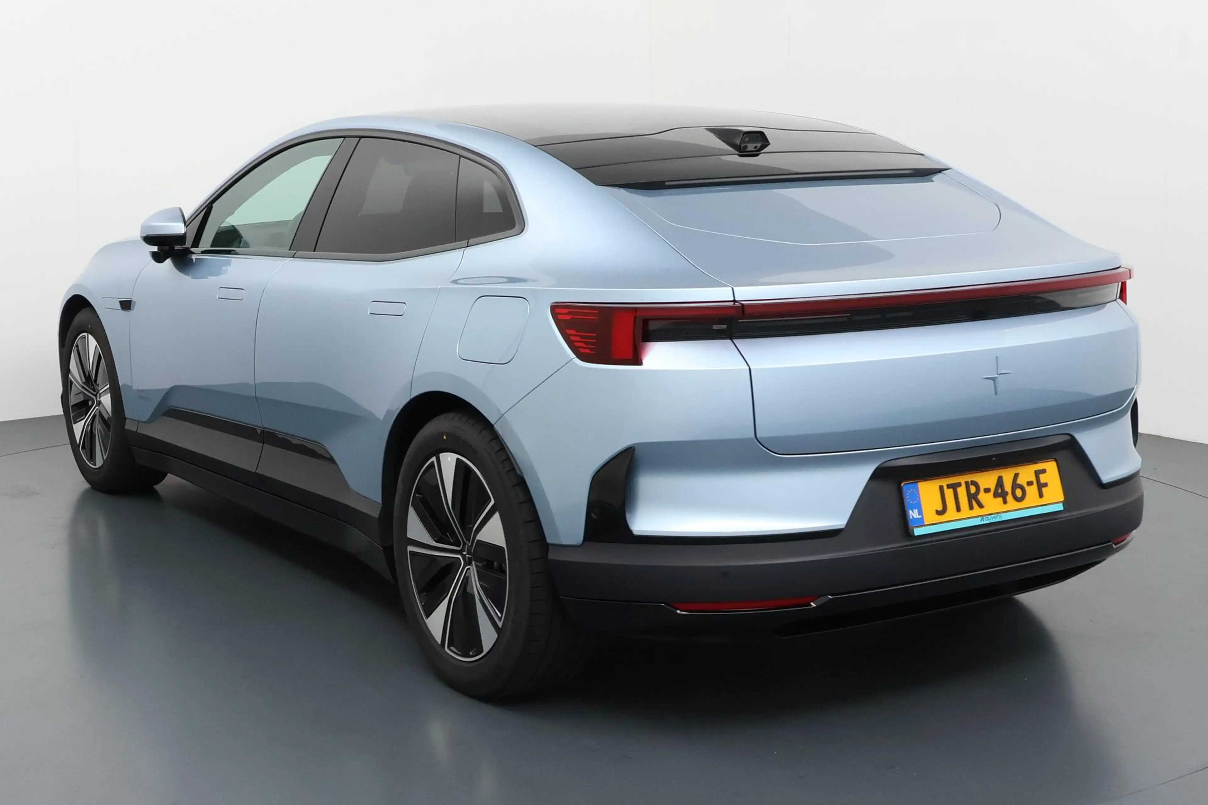 Polestar 4 Long Range Single motor Plus 100 kWh Premium elekt — photo 10
