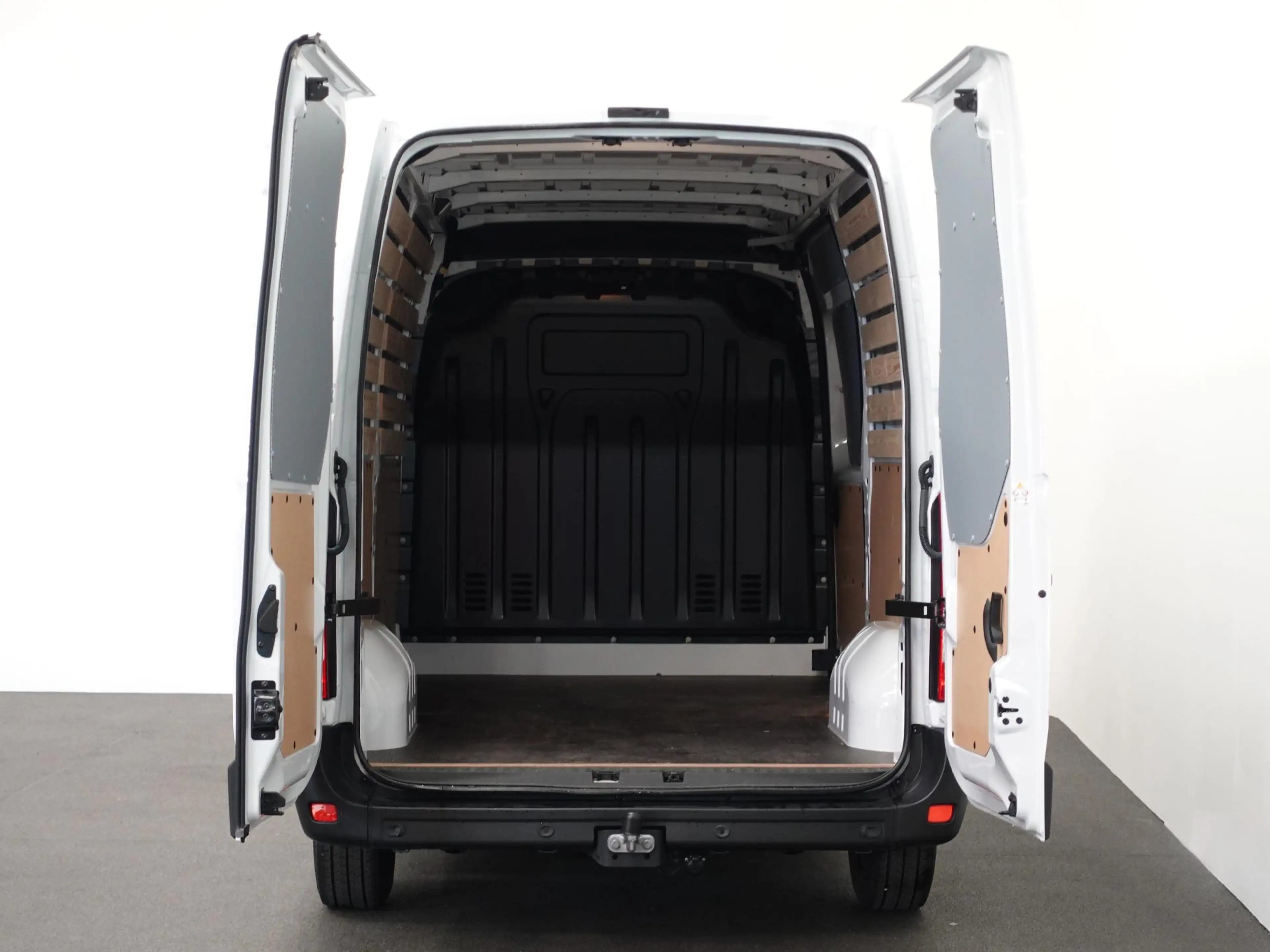 Renault Master T33 2.3 dCi 135 L2H2 BPM VRIJ ! Trekhaak Navigatie — photo 3