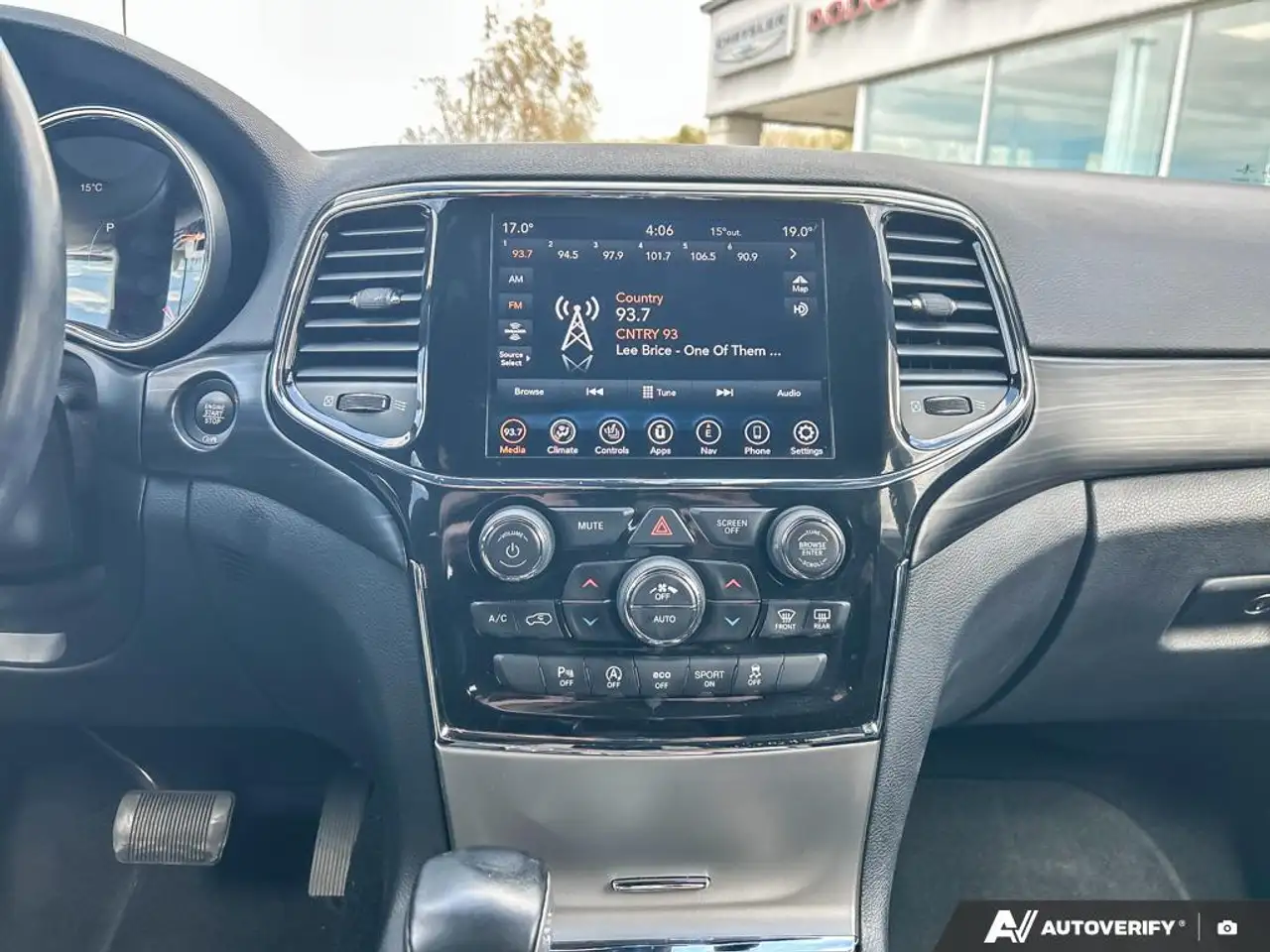 Jeep Grand Cherokee снимка Jeep Grand Cherokee