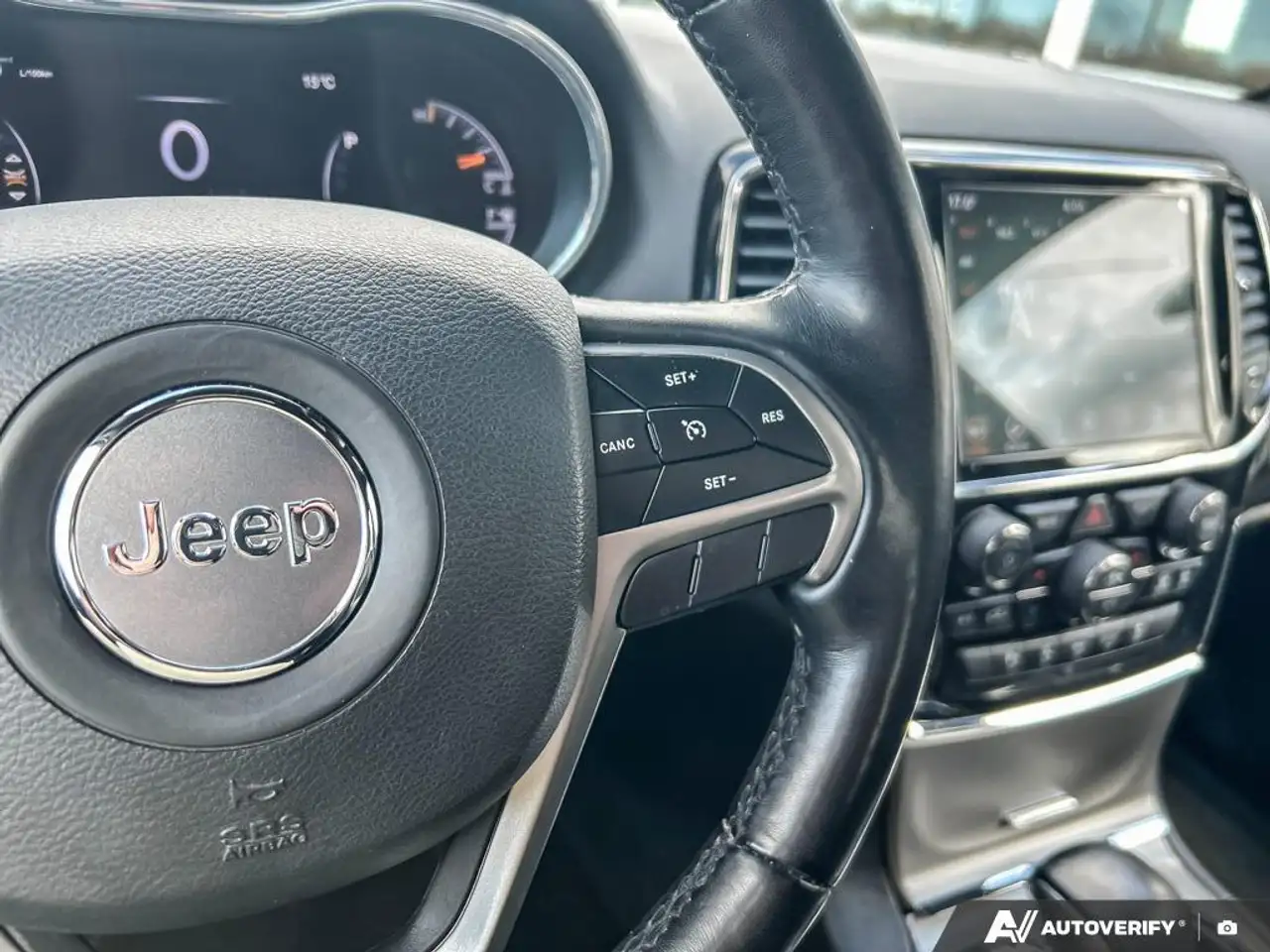 Jeep Grand Cherokee снимка Jeep Grand Cherokee