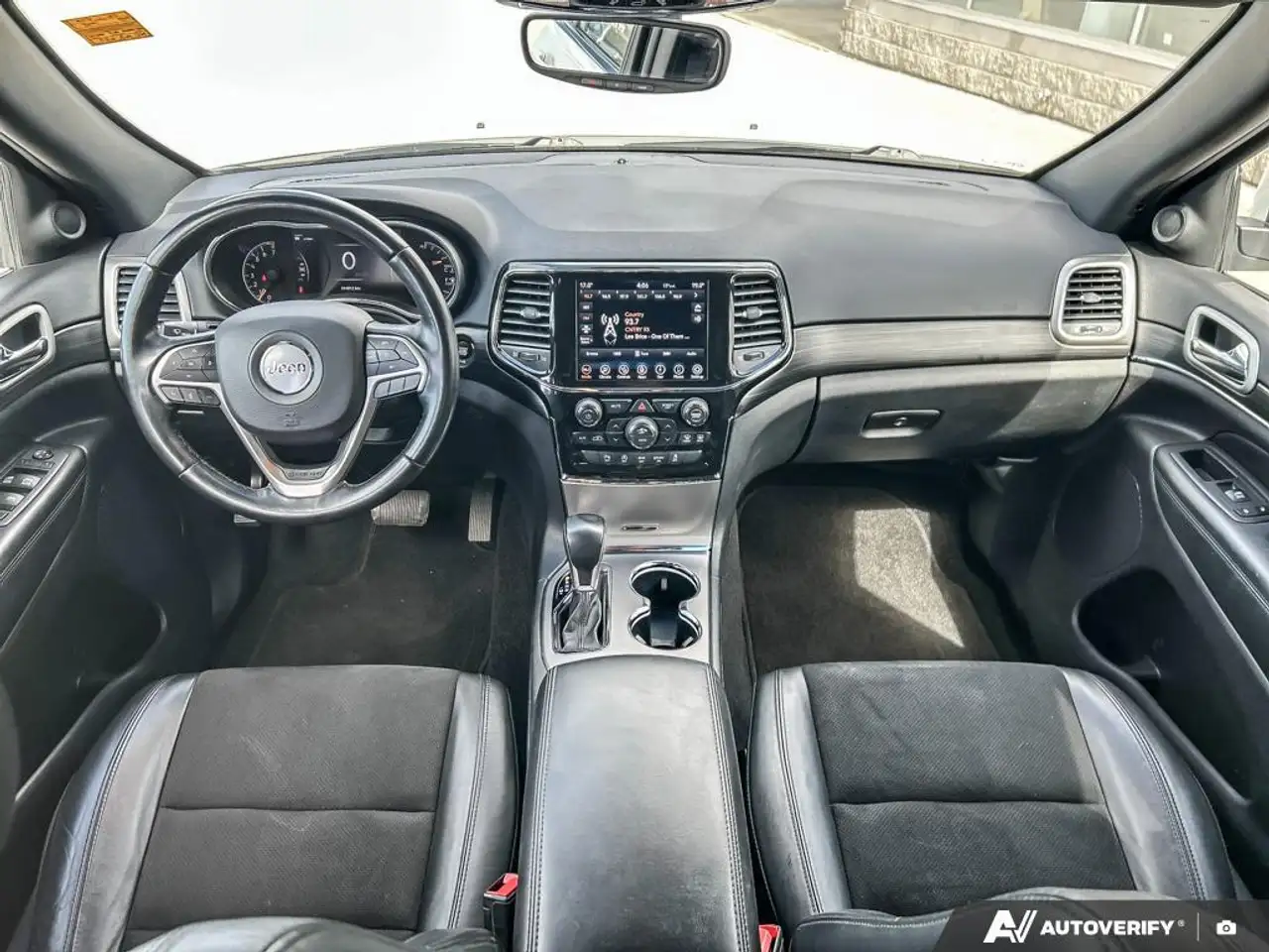 Jeep Grand Cherokee снимка Jeep Grand Cherokee