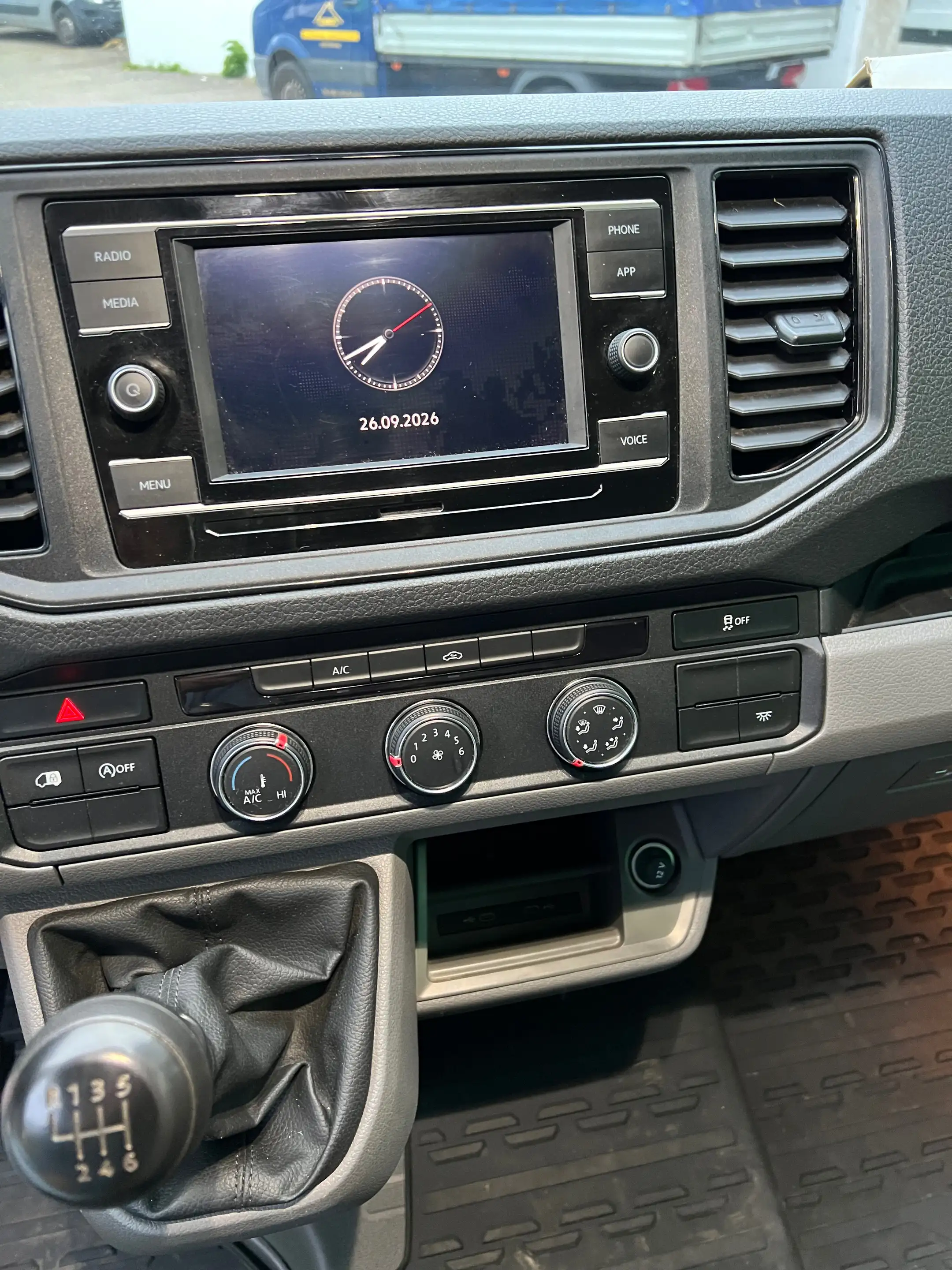 Volkswagen Crafter 35 lang Hochdach FWD — photo 7