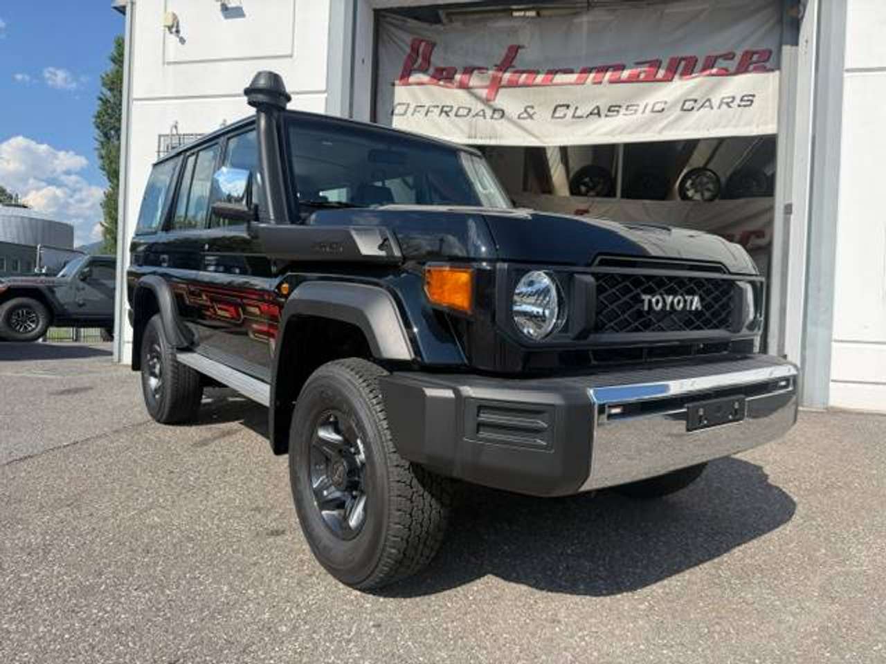 Toyota Land Cruiser GRJ 76 LX  4.0 V6  AUTOCARRO N 1