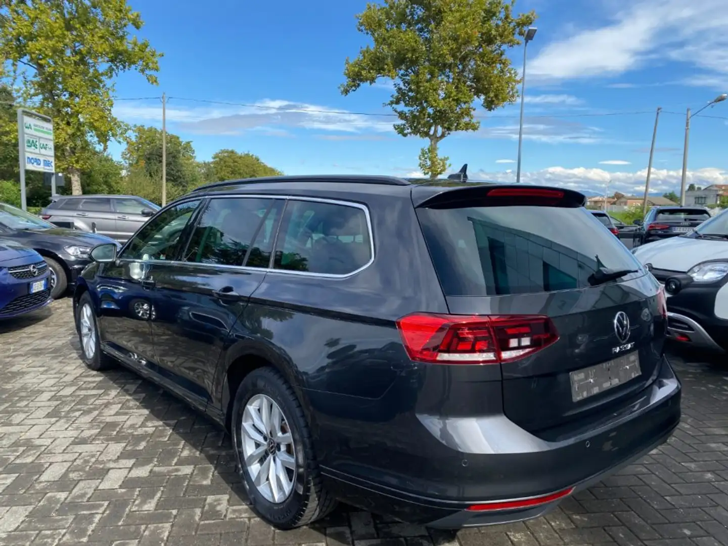 Volkswagen Passat Variant 1.5 TSI ACT DSG Business Grigio - 2