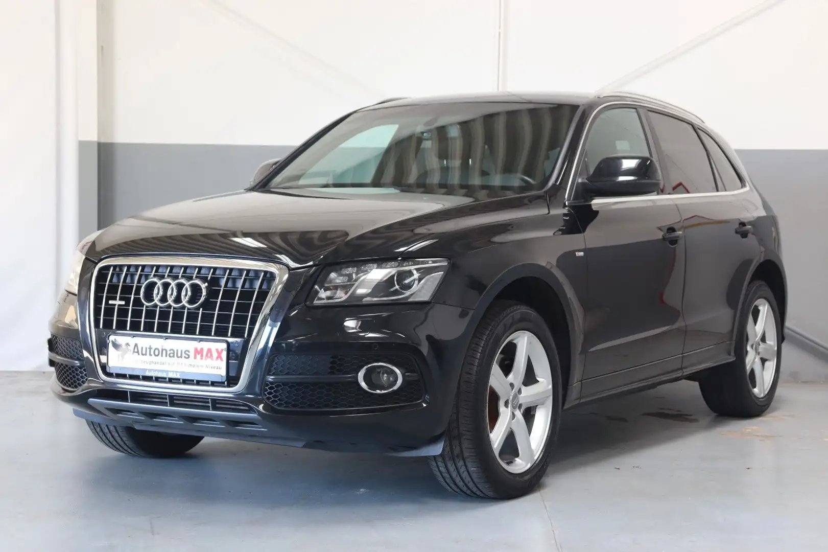 Audi Q5 3.0 TDI quattro S-Line~SZH 4x~Kamera~Tempomat Black - 1