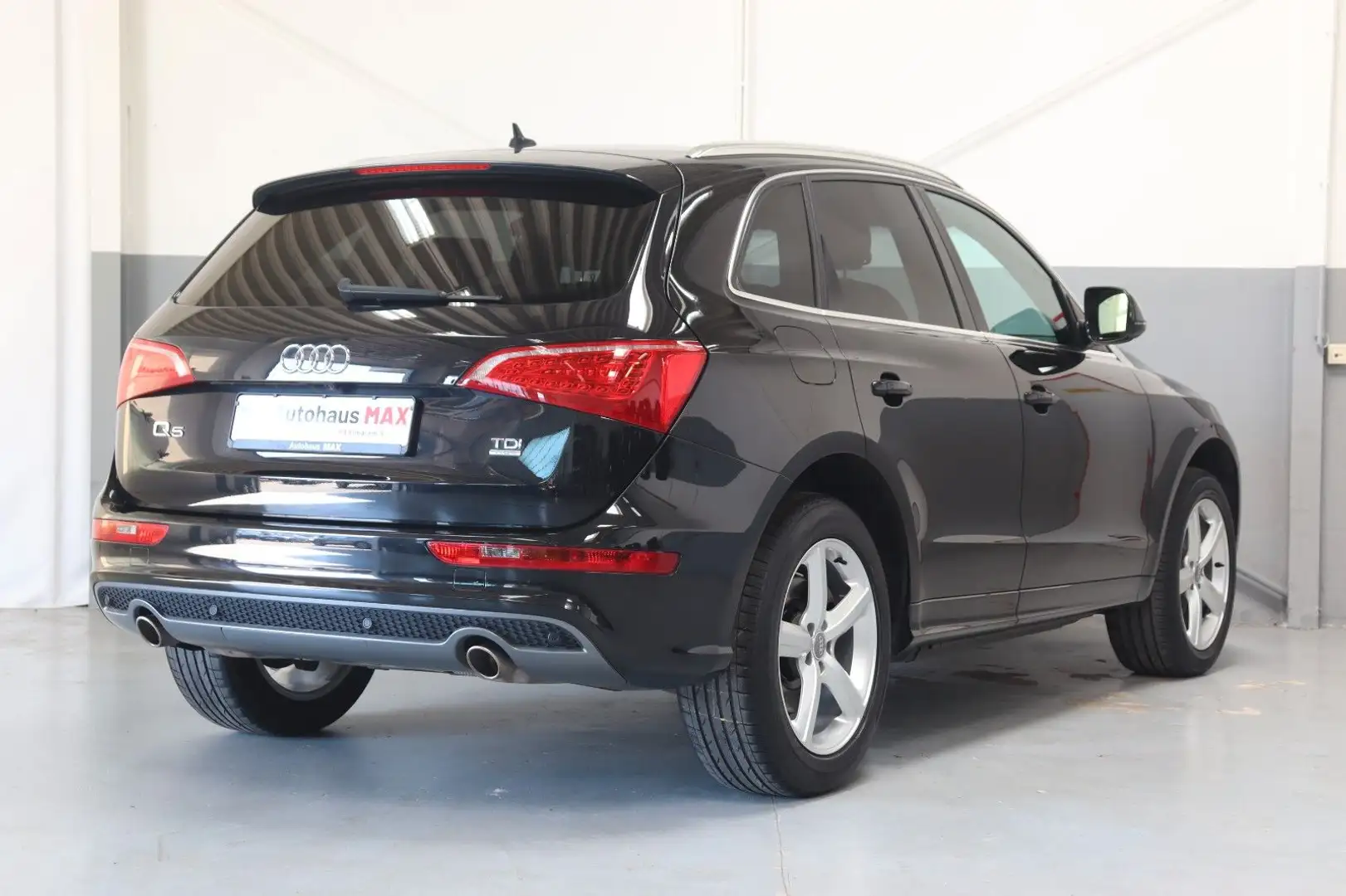 Audi Q5 3.0 TDI quattro S-Line~SZH 4x~Kamera~Tempomat Black - 2