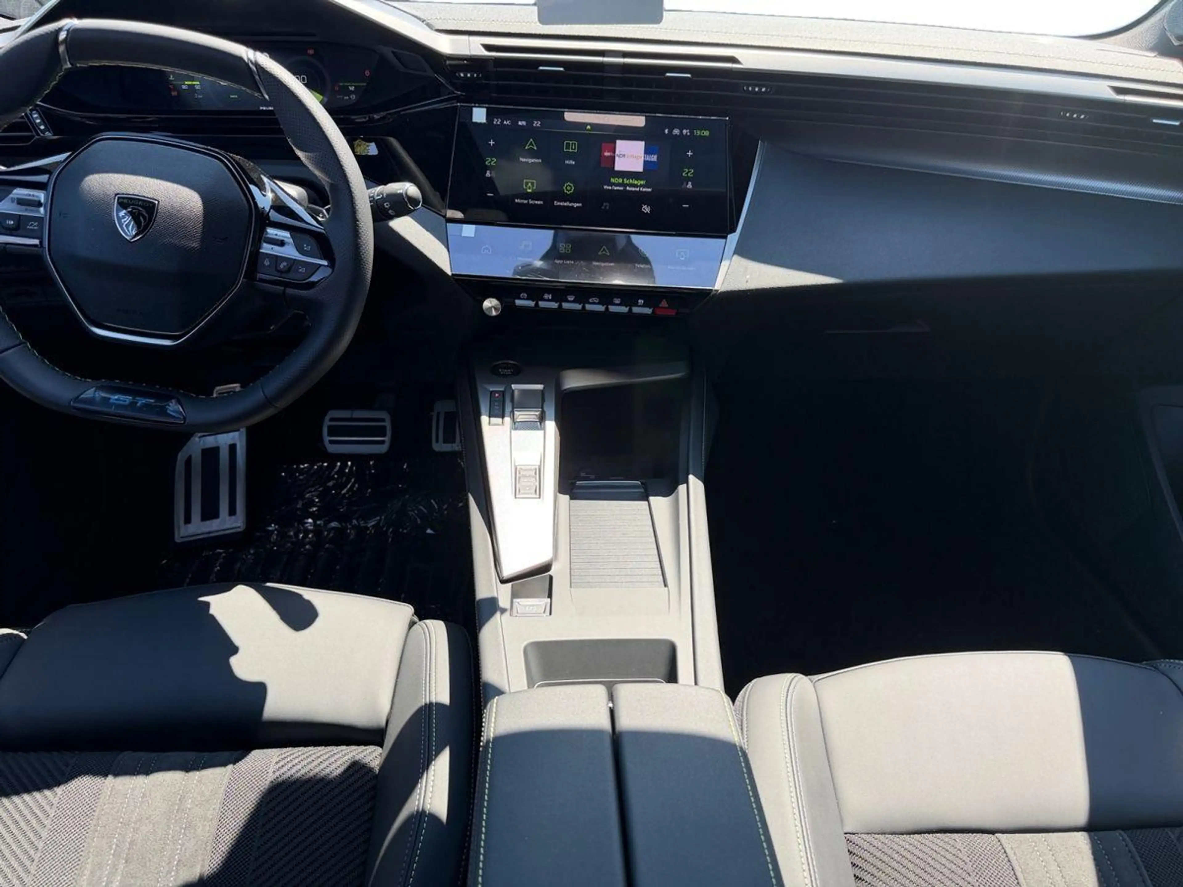 Peugeot 308 GT Exclusive 1.5 Diesel FAP Android Auto Met — photo 15