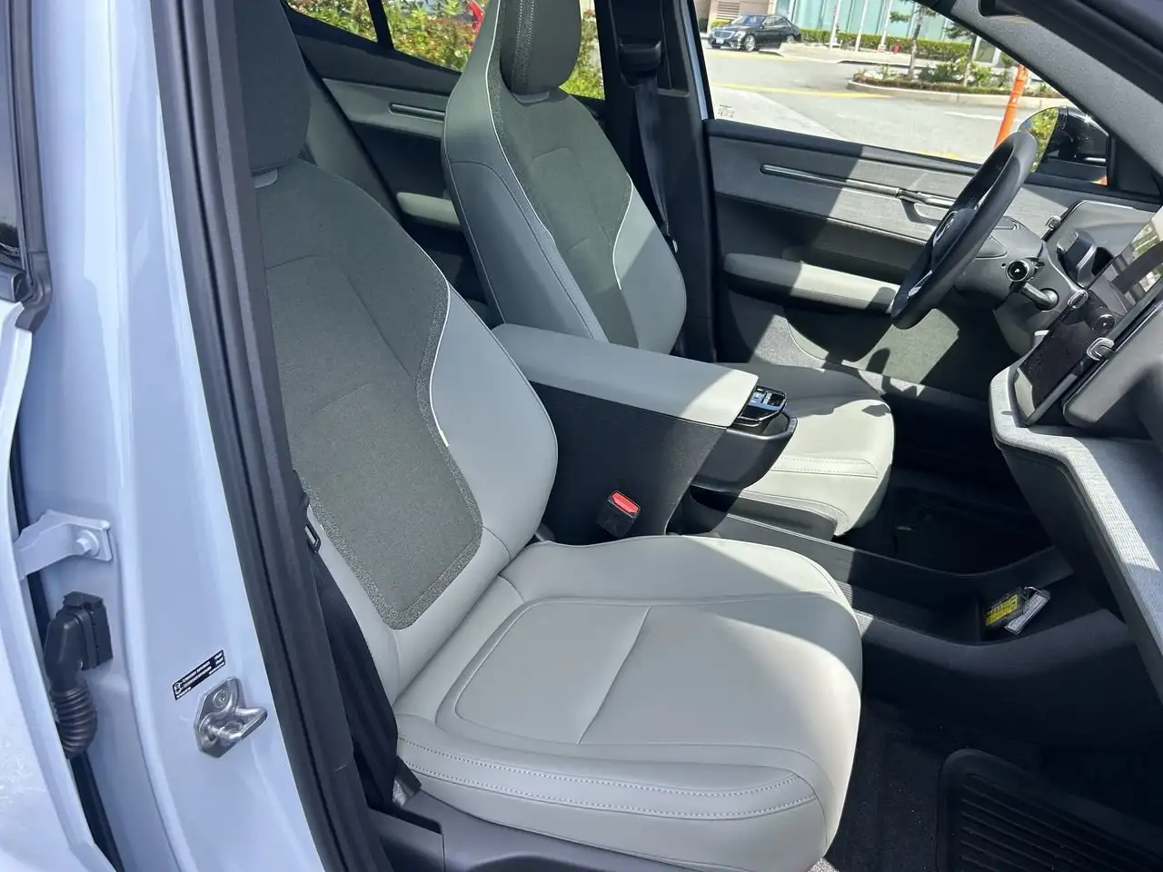 Volvo EX30 снимка Volvo EX30