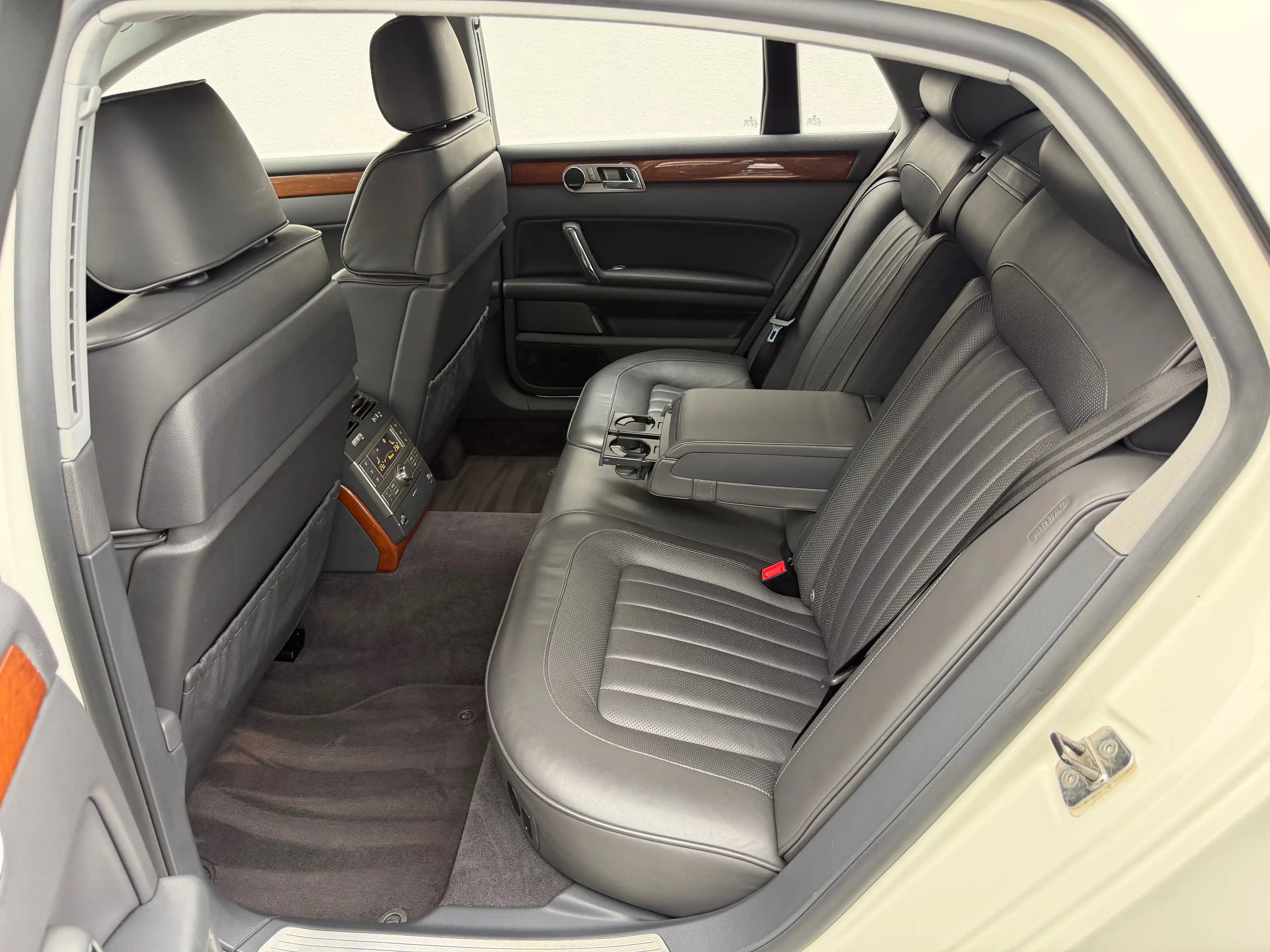 Volkswagen Phaeton V6 TDI 5-Sitzer 4Motion AHK*Dynaudio*R-Cam*Standh — photo 15