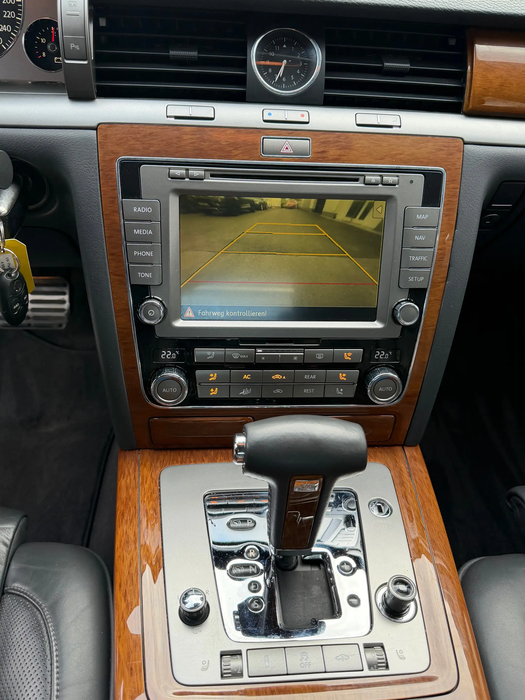 Volkswagen Phaeton V6 TDI 5-Sitzer 4Motion AHK*Dynaudio*R-Cam*Standh — photo 10