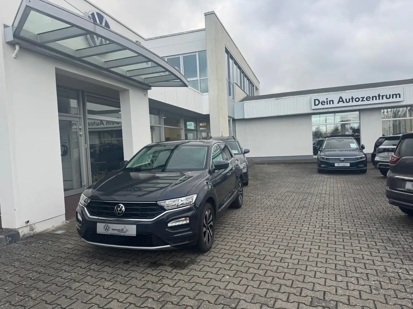Volkswagen T-Roc 1.0 TSI Active Grau - 2