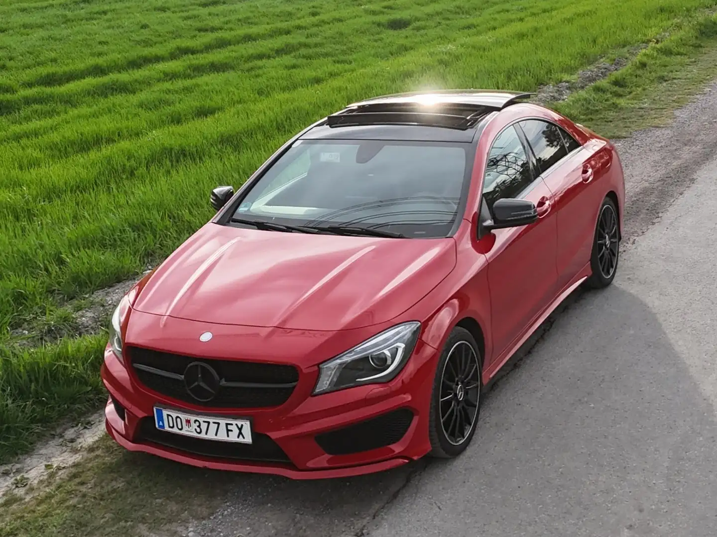 Mercedes-Benz CLA 200 CDI AMG Line Rot - 1
