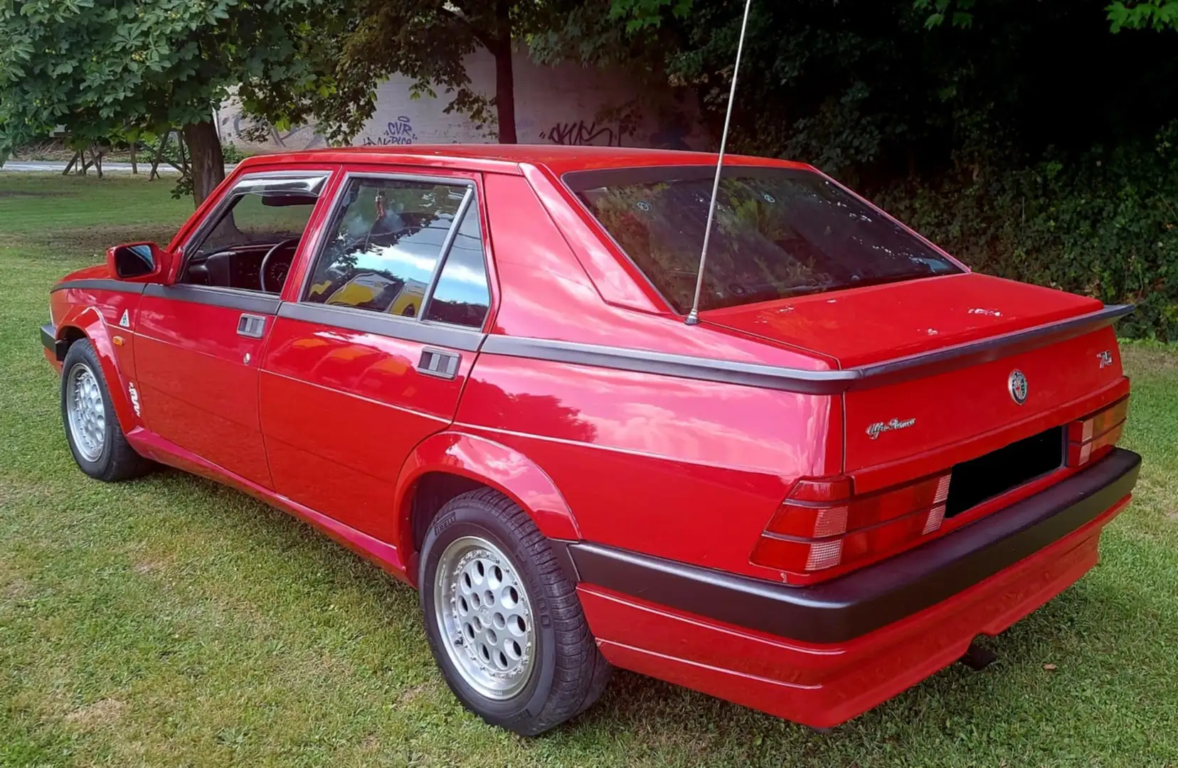 Alfa Romeo 75 2000 TS - ASN Kırmızı - 2