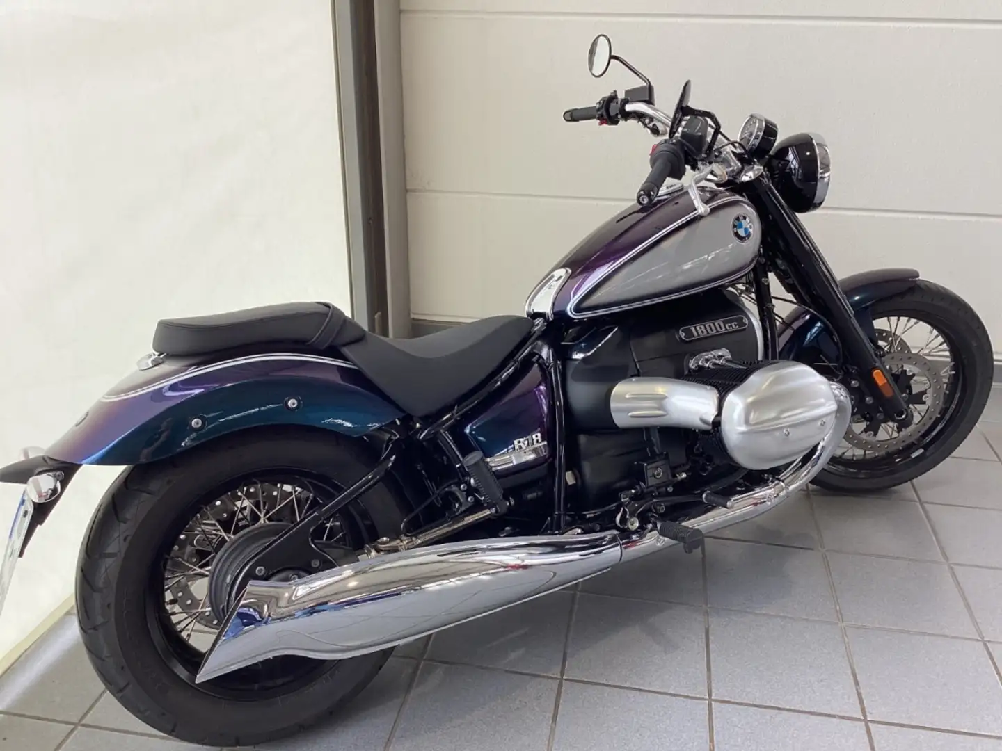 BMW R 18 Option 719 galaxy dust, Rückfahrhi. Mauve - 1