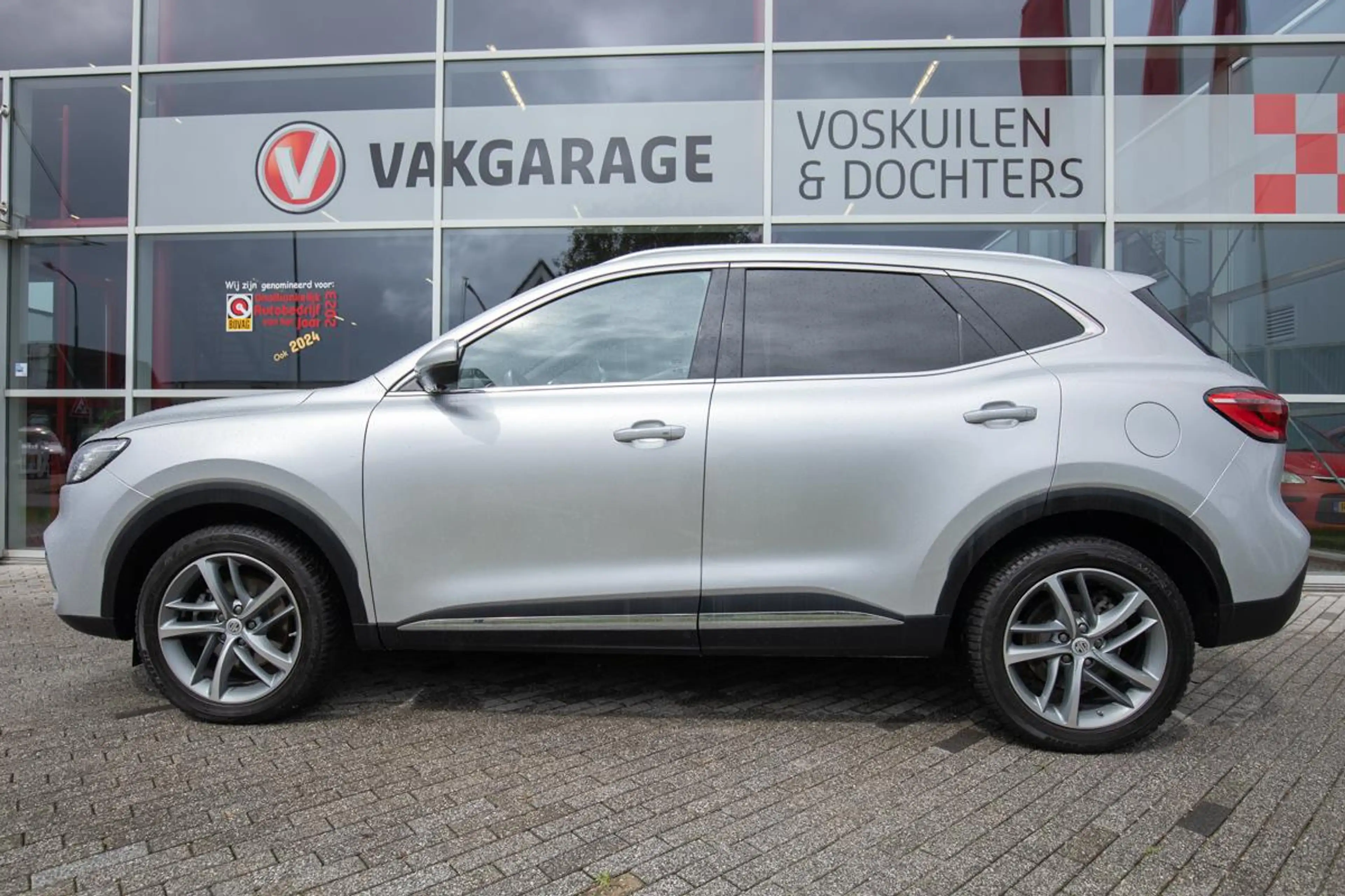 MG EHS 1.5 TGDI Luxury | PHEV | Sardana Red leder | Virtu — photo 2