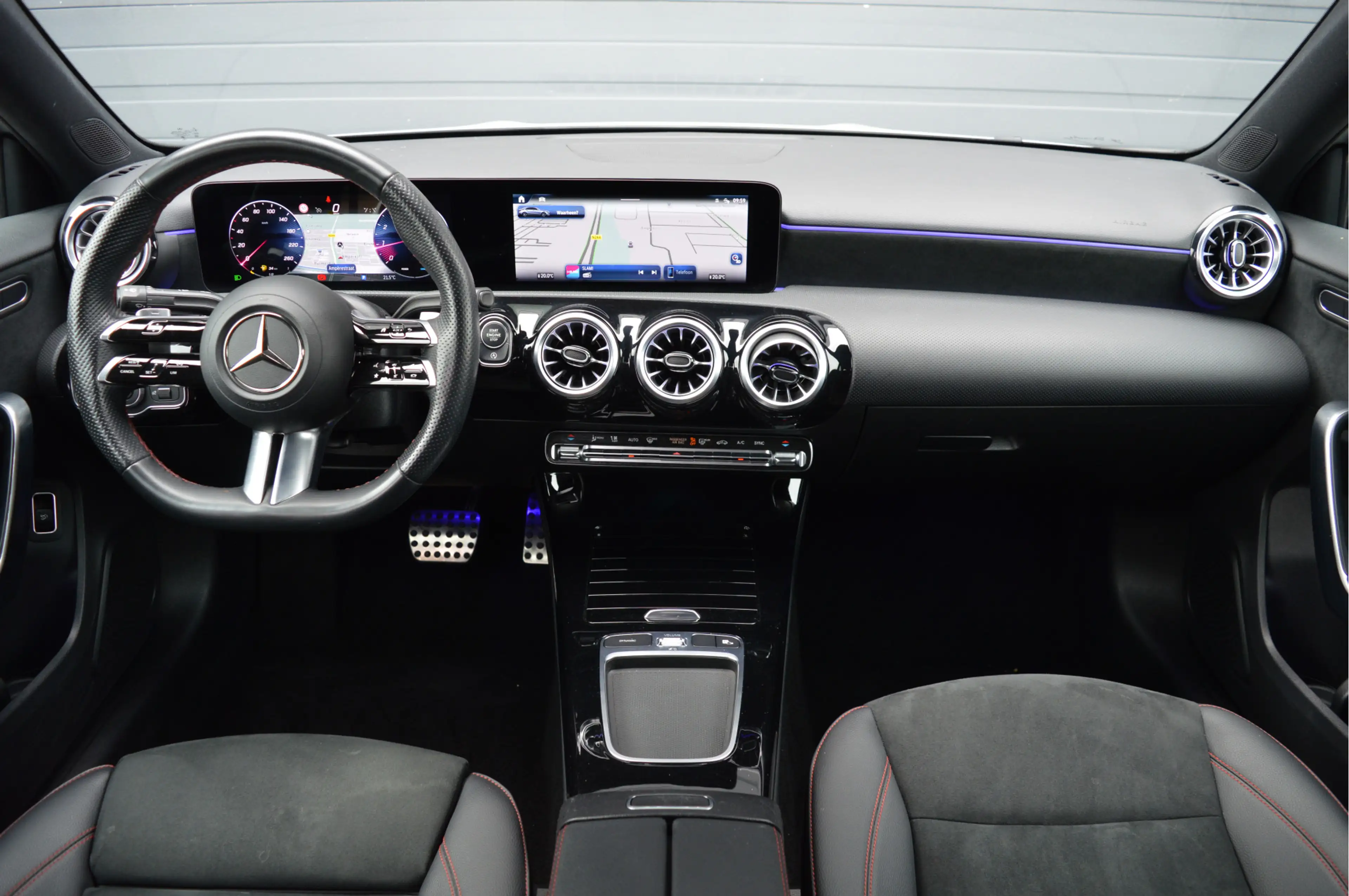Mercedes-Benz A 180 AMG Line | ORG. NL | CAMERA | FACELIFT | — photo 7