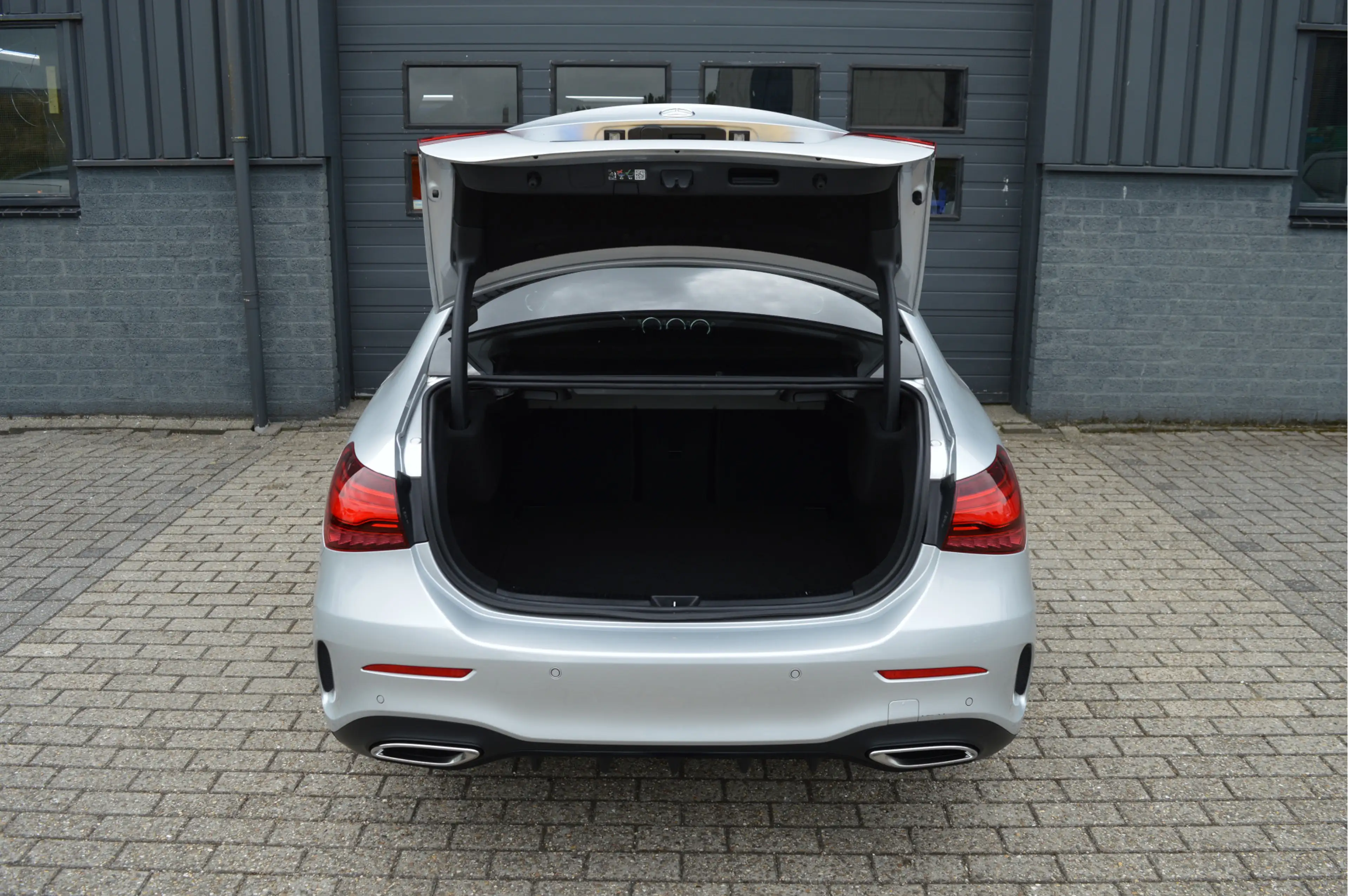 Mercedes-Benz A 180 AMG Line | ORG. NL | CAMERA | FACELIFT | — photo 11