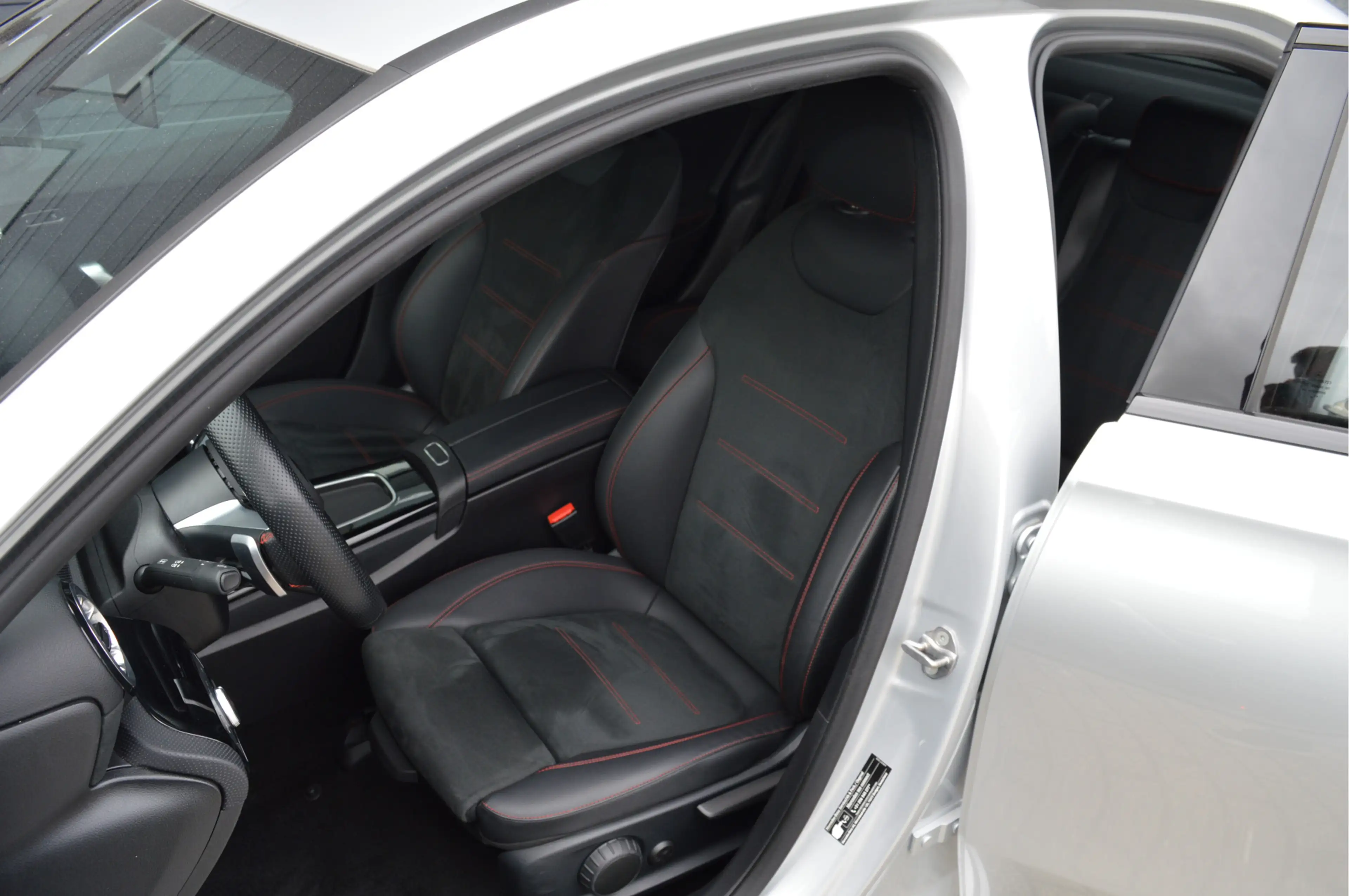 Mercedes-Benz A 180 AMG Line | ORG. NL | CAMERA | FACELIFT | — photo 9