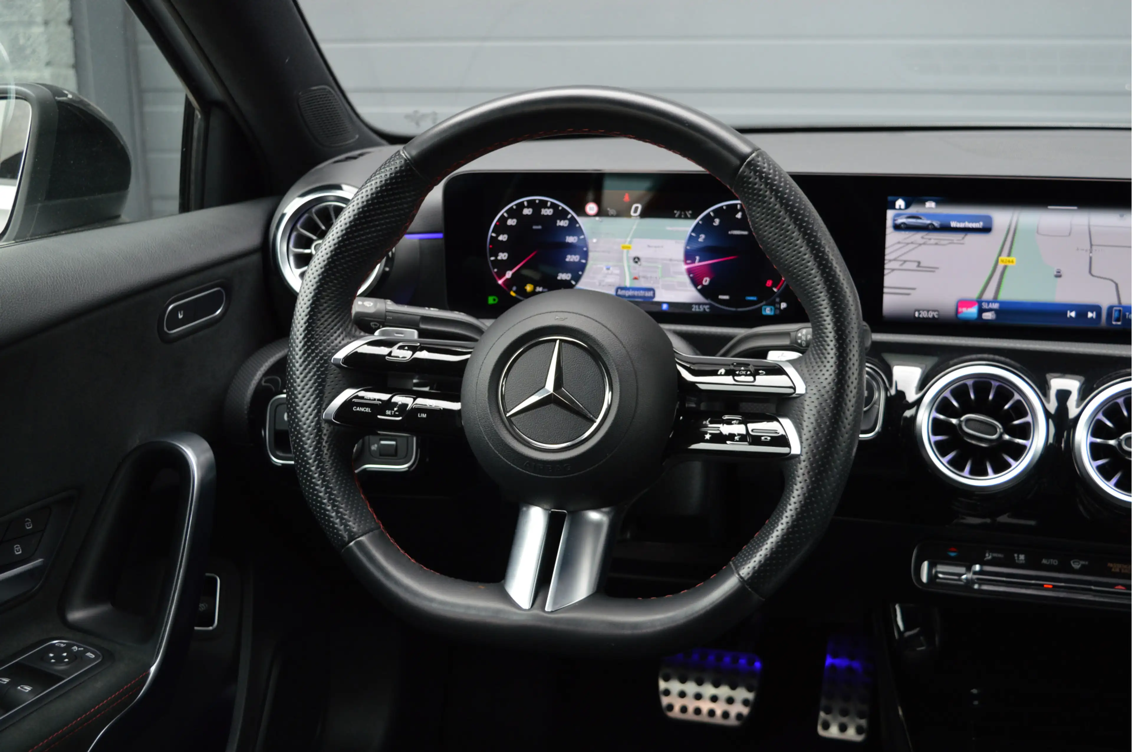 Mercedes-Benz A 180 AMG Line | ORG. NL | CAMERA | FACELIFT | — photo 21