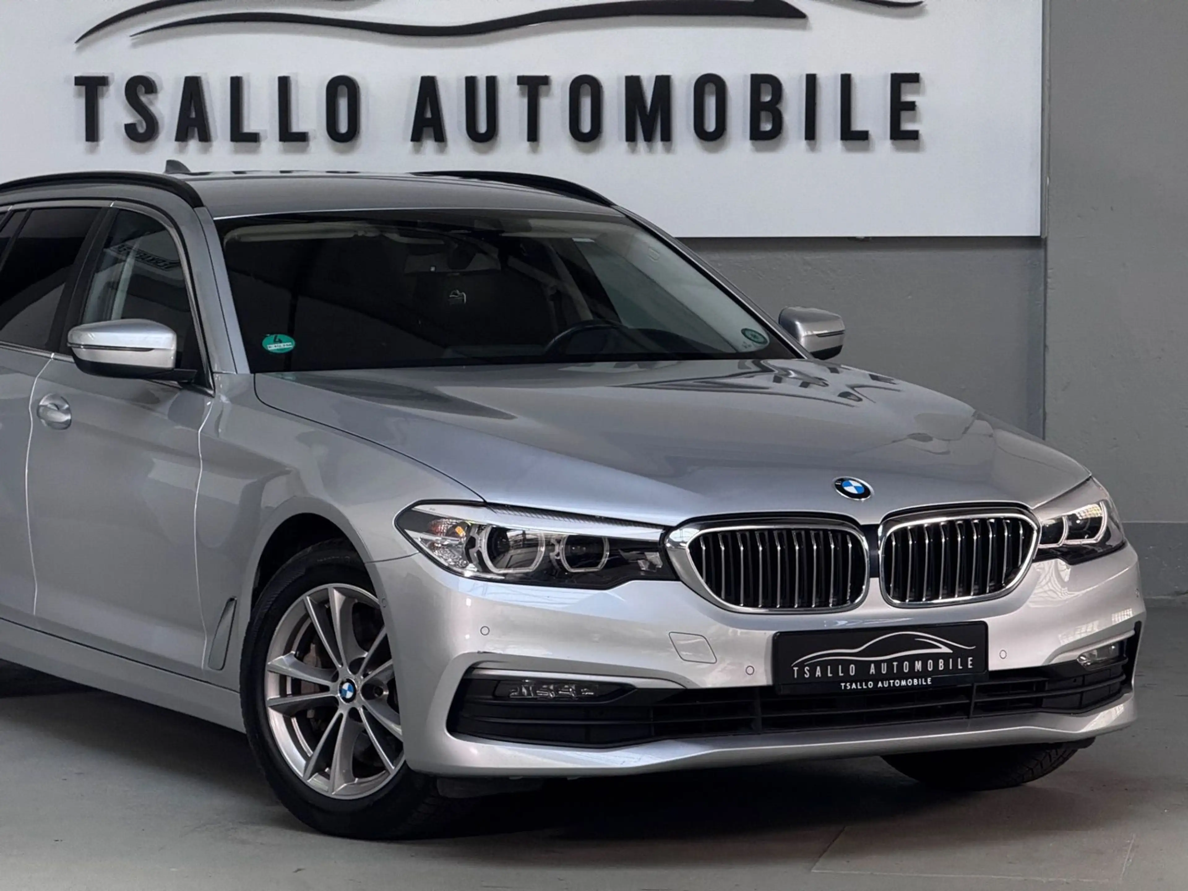 BMW 525 5er - 525 d *Led*Kamera*Ambiente* — photo 2