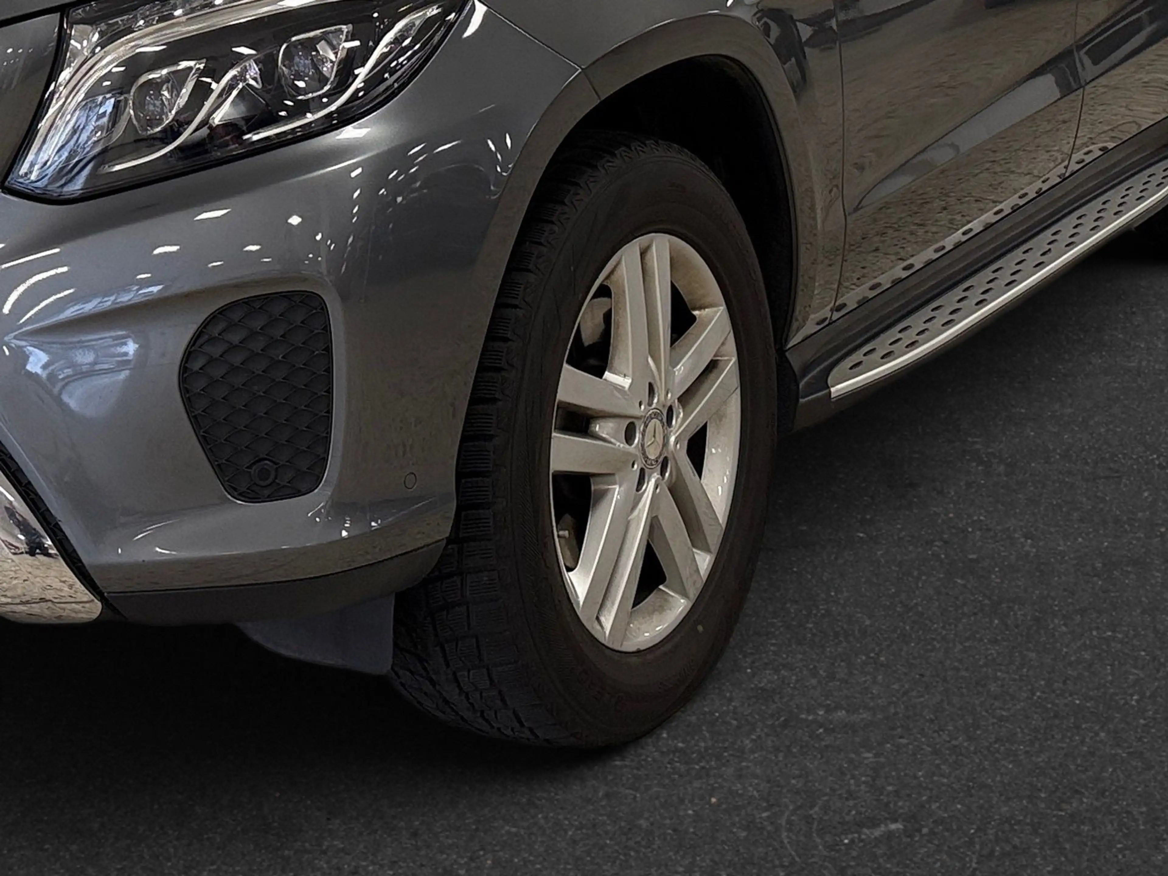 Mercedes-Benz GLS 350 d 4Matic — photo 9