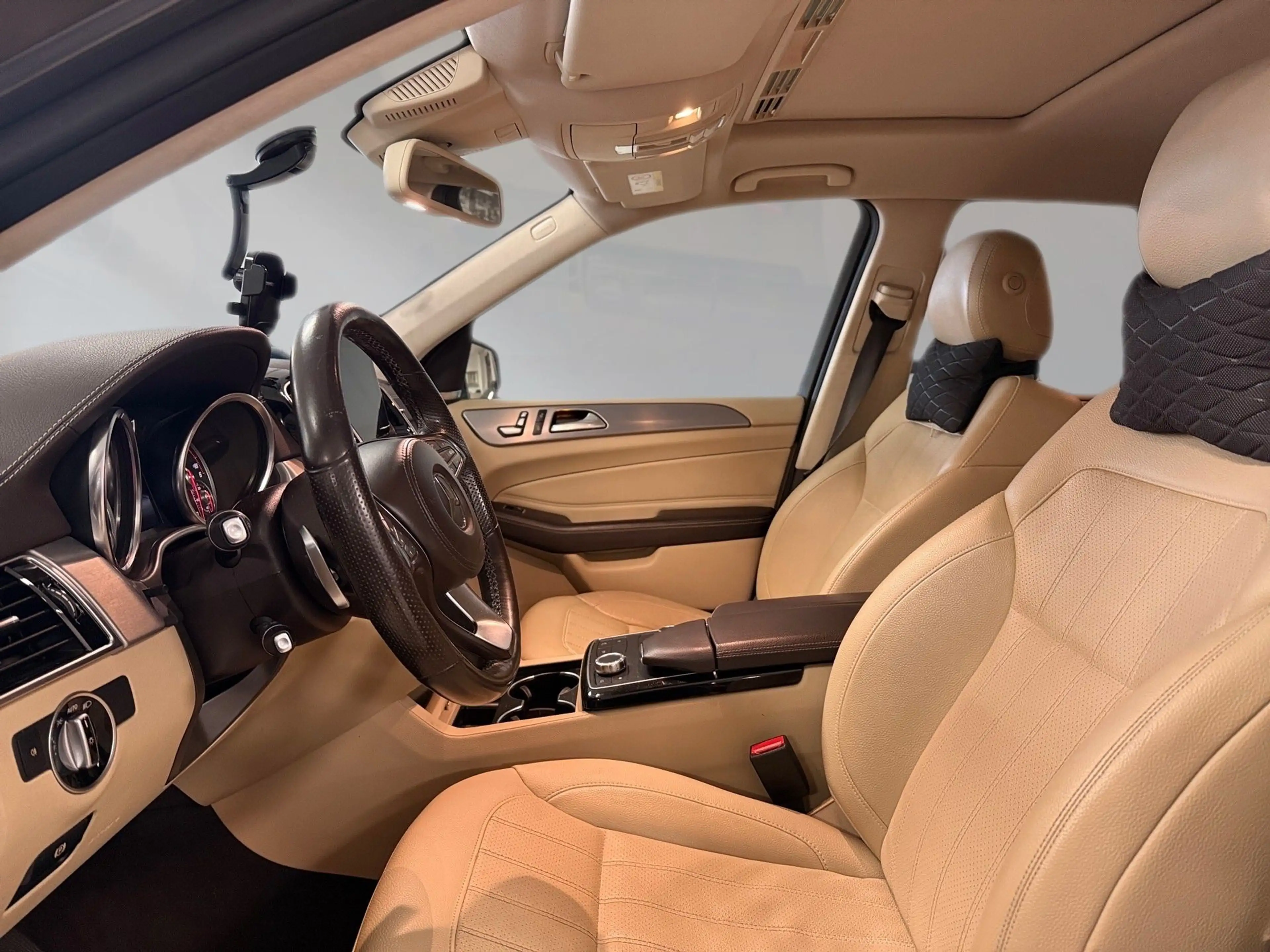Mercedes-Benz GLS 350 d 4Matic — photo 10