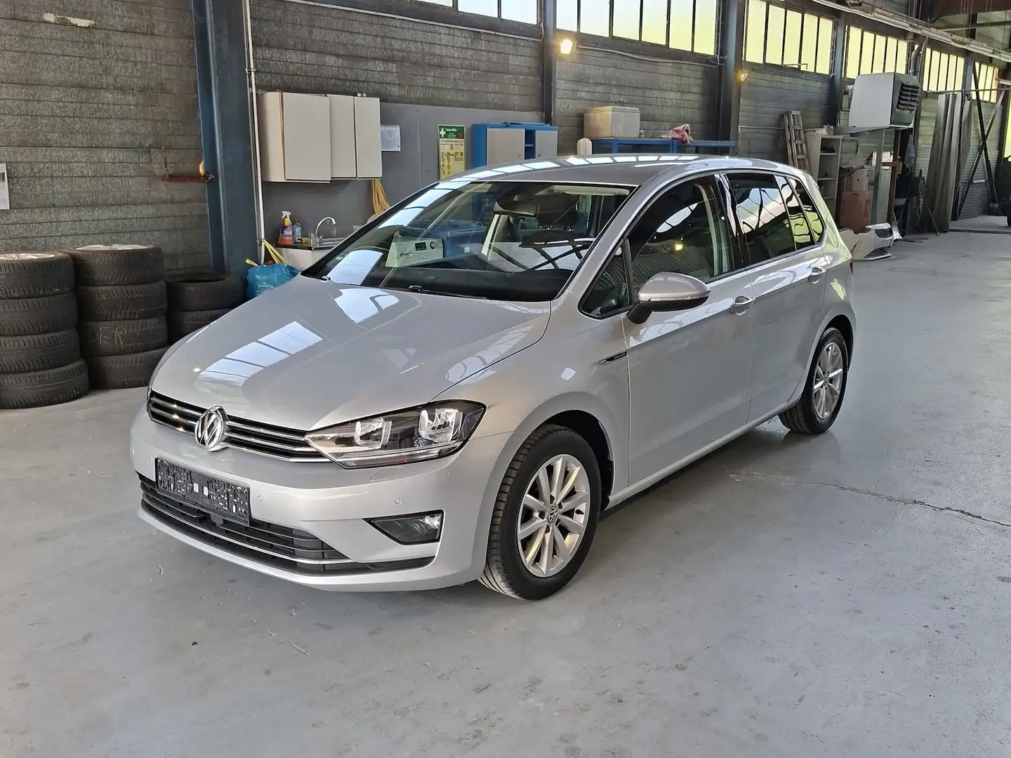Volkswagen Golf Sportsvan Lounge BMTStart-St.AHK/SHZ/Diesel Plateado - 1