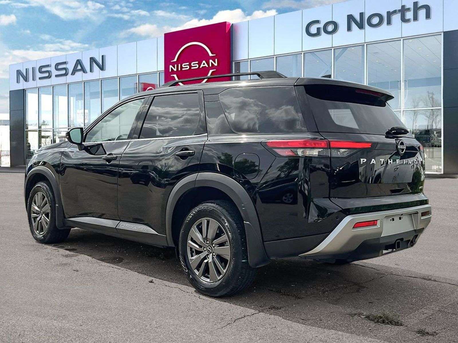 2025 Nissan Pathfinder SV, HEATED STEERING, CARPLAY, PANO ROOF, ADAPTIVE — photo 1