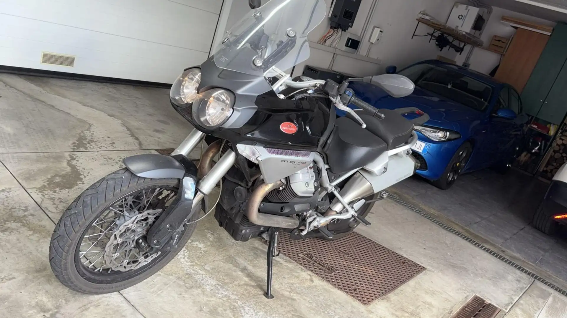 Moto Guzzi Stelvio 1200 8 valvole Noir - 1