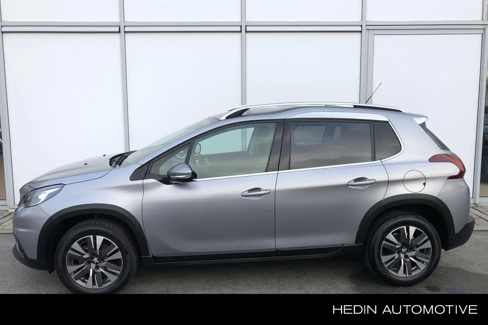 Peugeot 2008 1.2 Allure | Trekhaak | Navigatie | Camera | Cruis Gris - 2