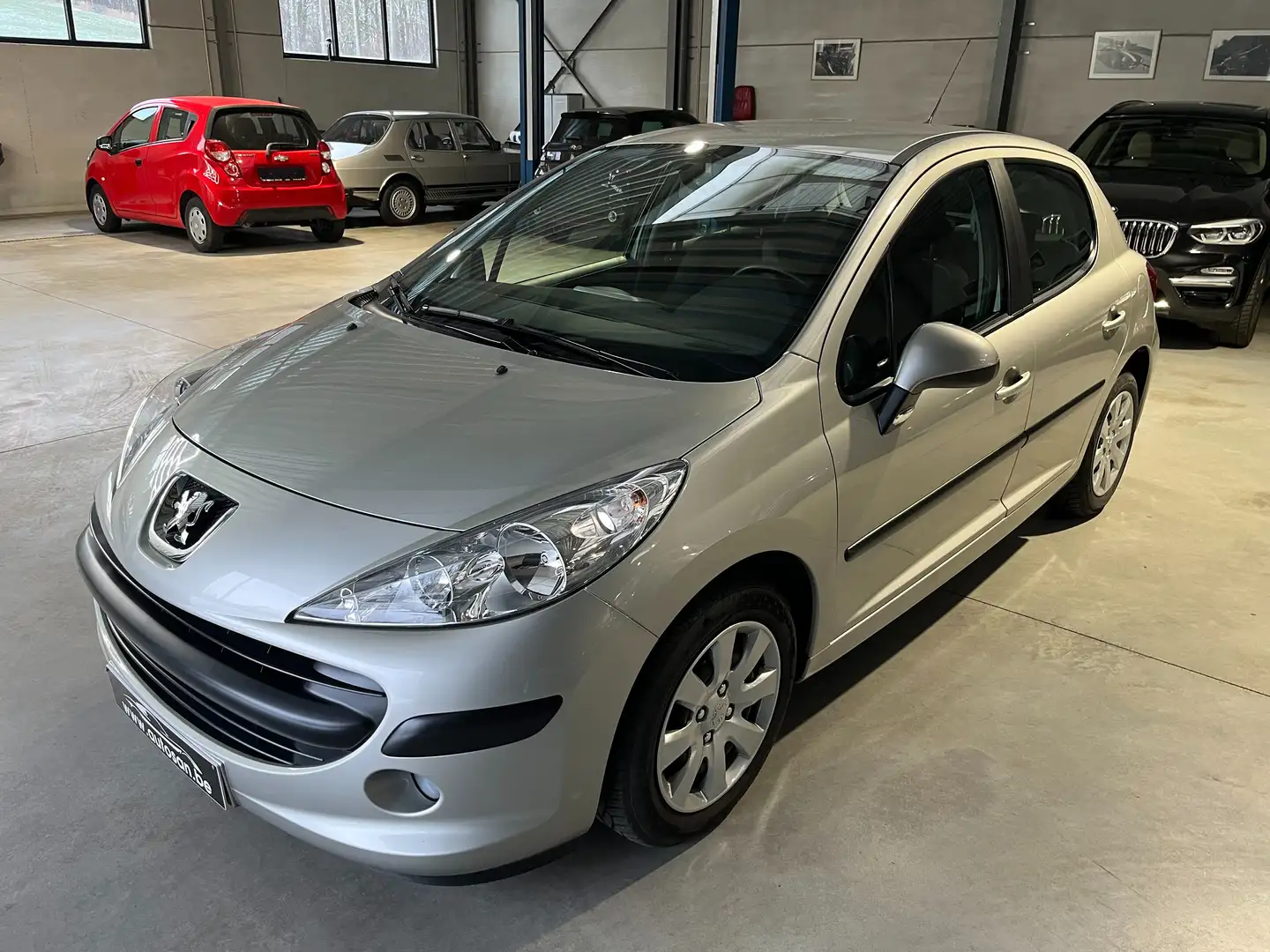 Peugeot 207 1.4i Trendy Premier propriétaire Beige - 1