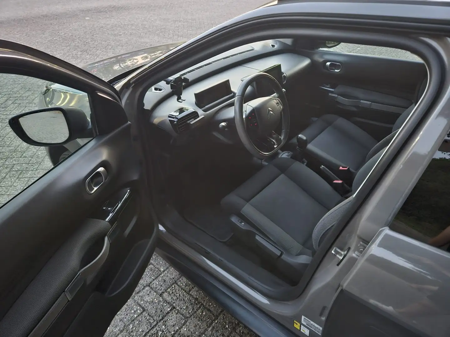 Citroen C4 Cactus PureTech 82 Shine Edition New APK Bruin - 2