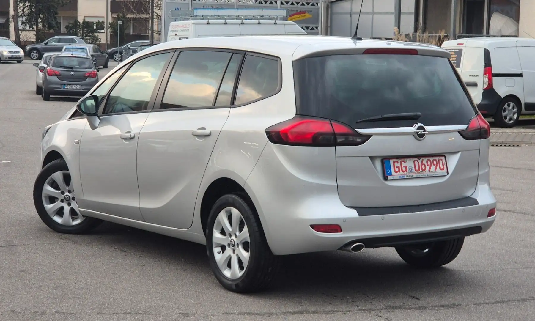 Opel Zafira C Tourer 2.0 CDTI  Automatik AUS 1.HAND Zilver - 2