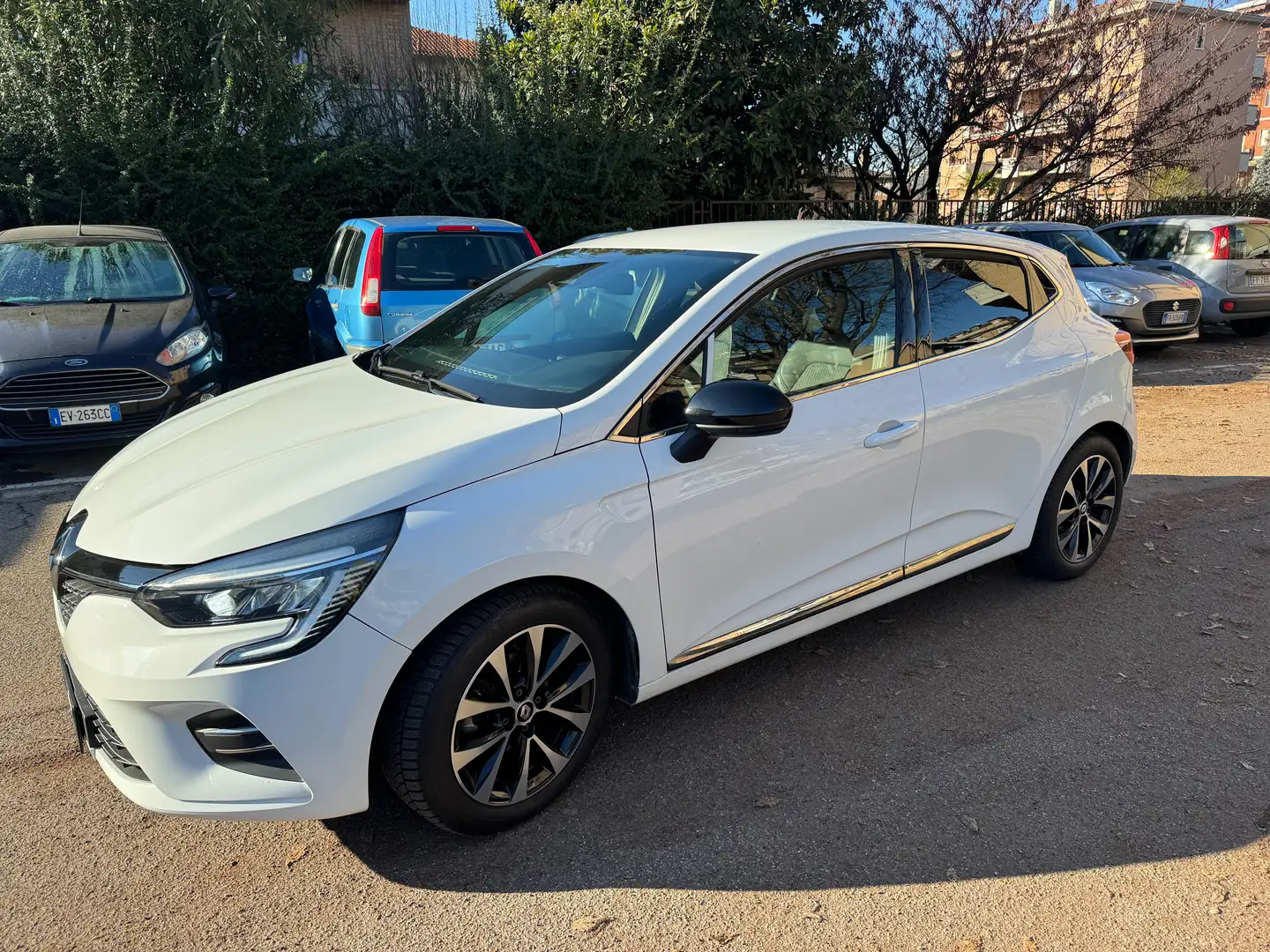 Renault Clio Clio 1.0  Zen 90cv  FULL IDEALE X NEOPATENTATI Bianco - 1