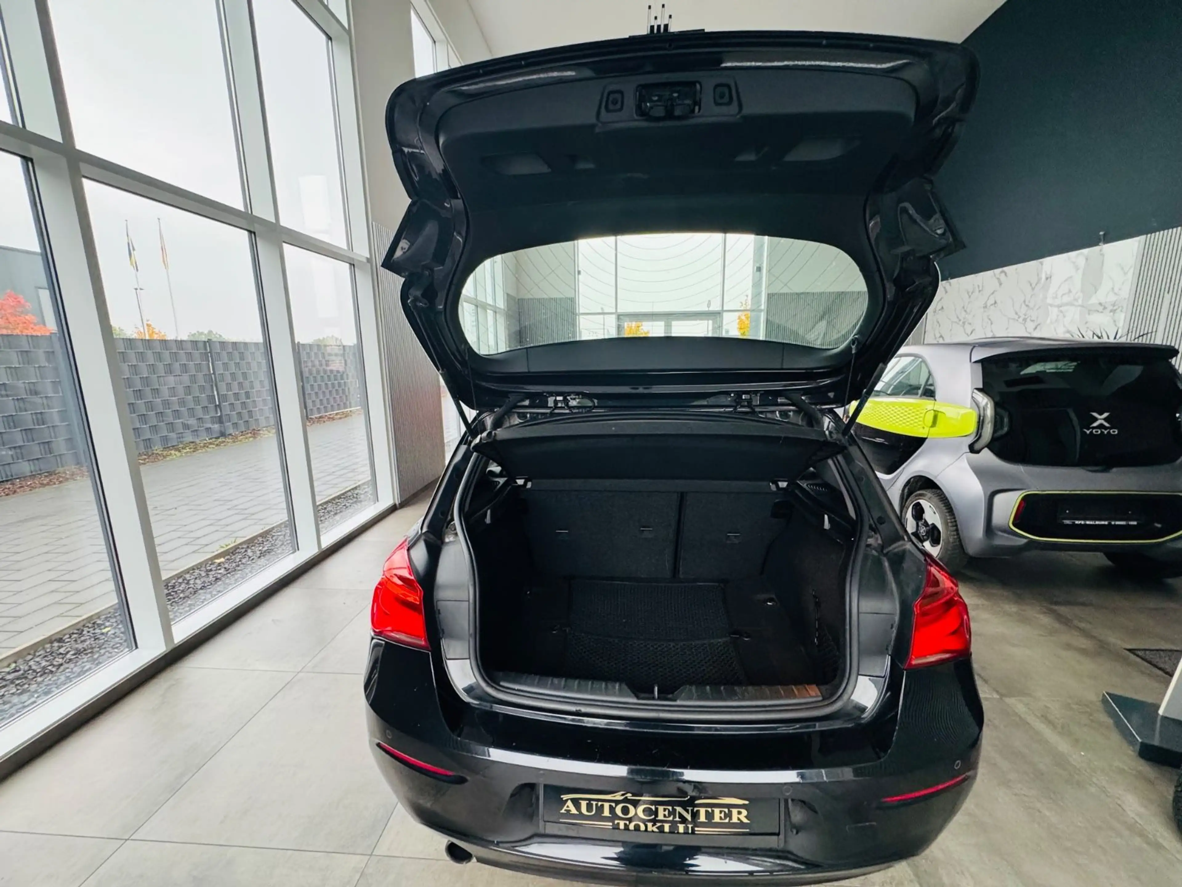 BMW 118 i Advantage — photo 10