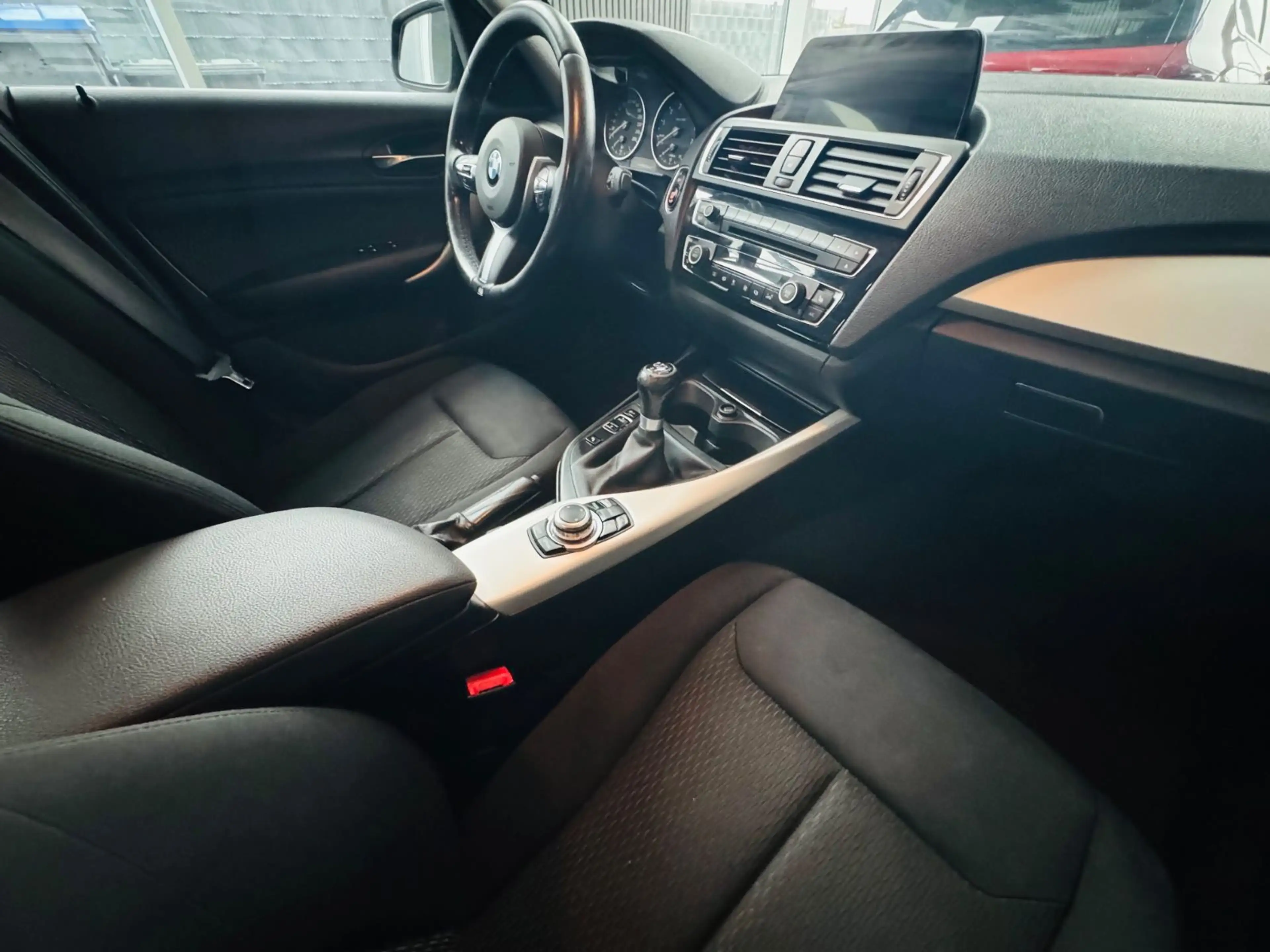 BMW 118 i Advantage — photo 14