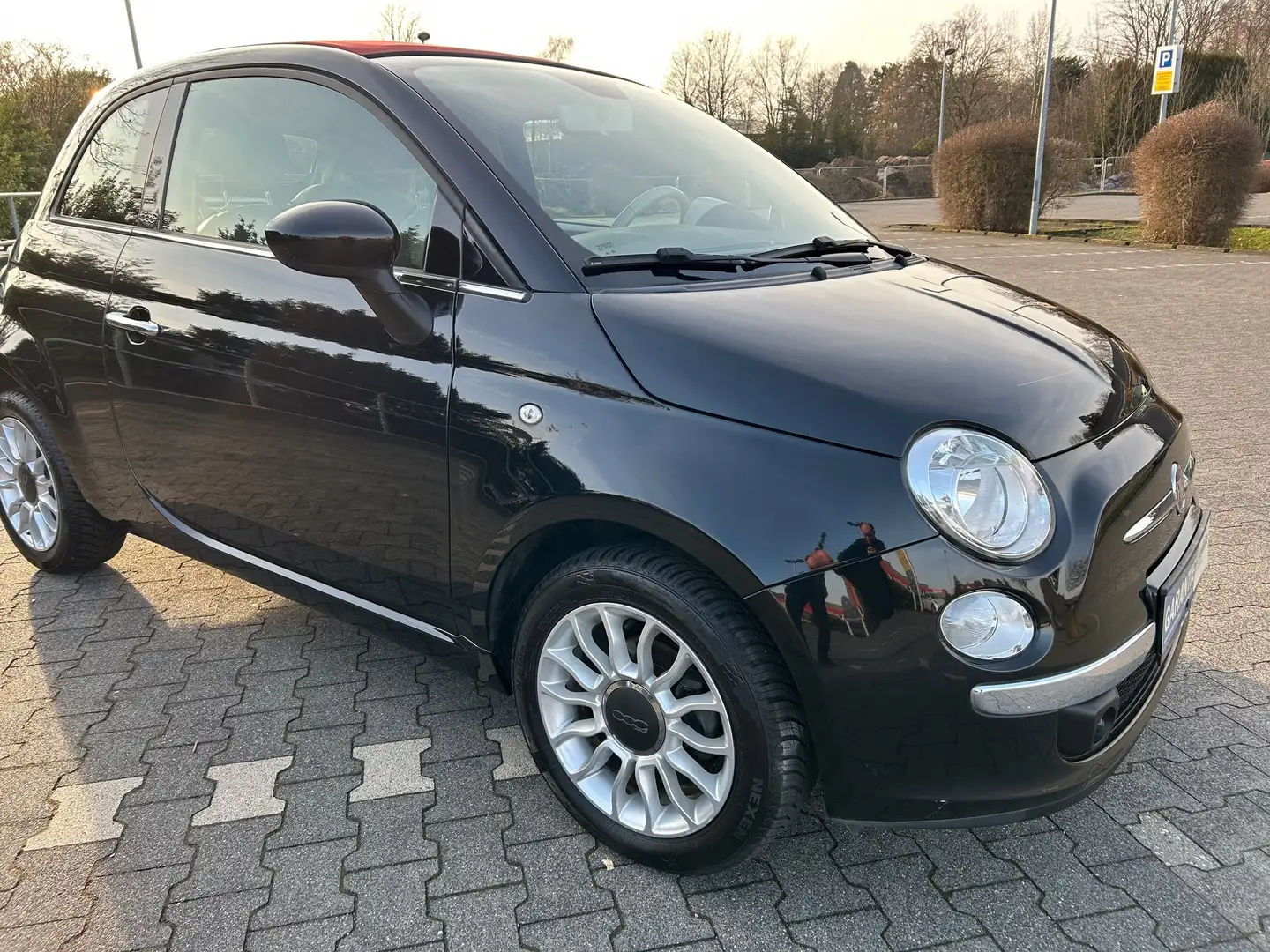 Fiat 500 500 CABRIOLET 1.2 Lounge*KLIMA*ALU*PDC*BLUETOOTH Schwarz - 2