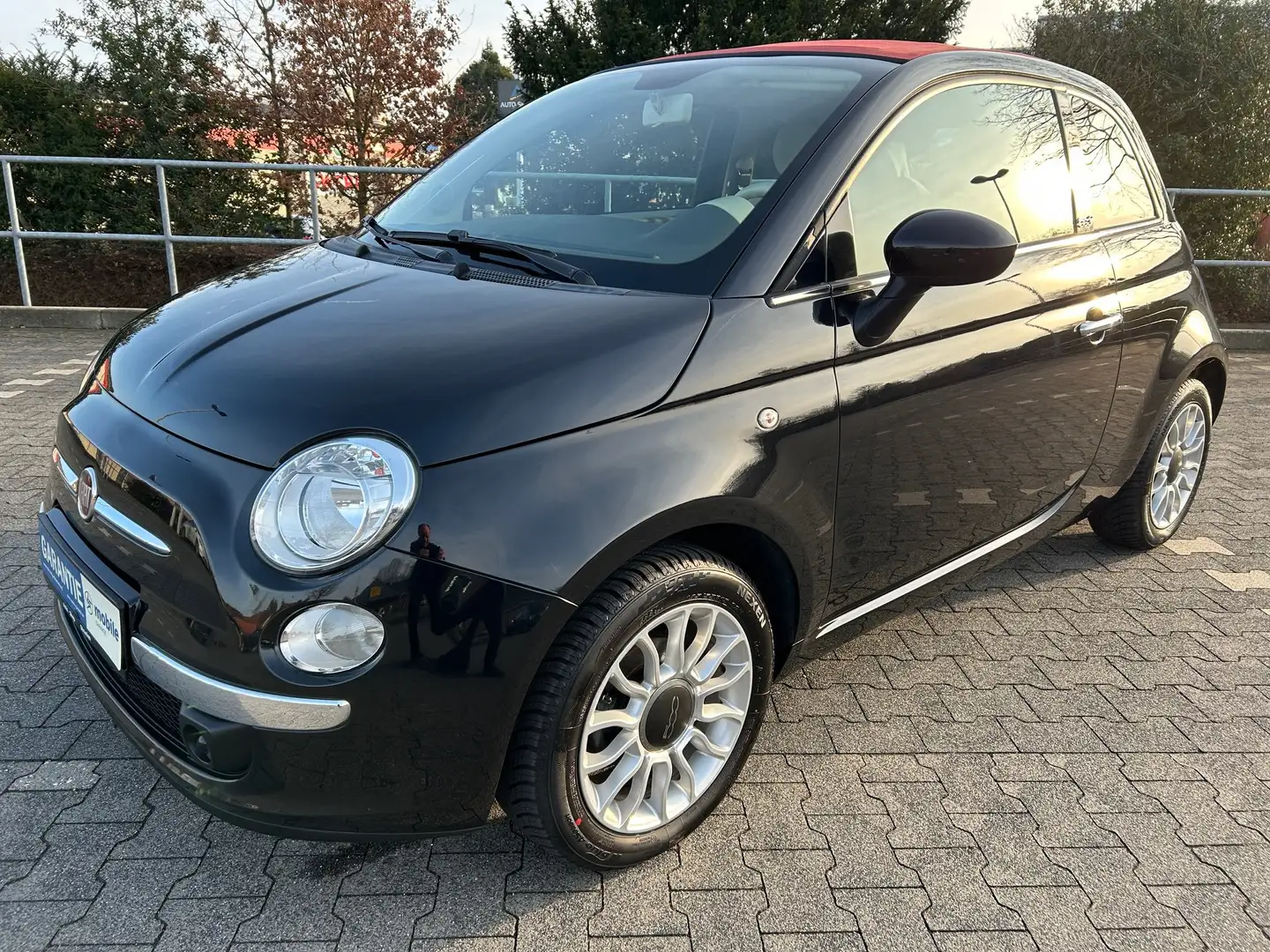 Fiat 500 500 CABRIOLET 1.2 Lounge*KLIMA*ALU*PDC*BLUETOOTH Schwarz - 1