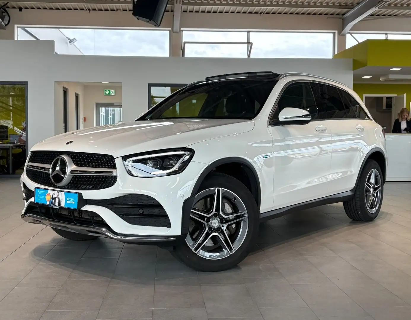 Mercedes-Benz GLC 300 e 4Matic*Ambiente*Pano*Business-Paket* Blanc - 1