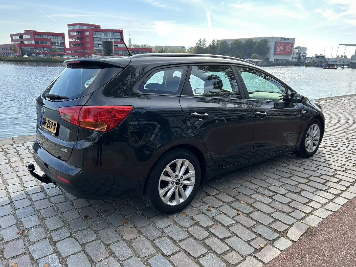 Kia Ceed SW / cee'd SW Sportswagon 1.6 GDI First Edition navi/camera airc Negro - 2