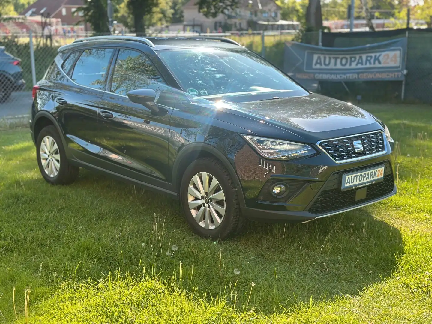 SEAT Arona Xcellence*1,0 116PS*AUTOMATIK*NAVI*KAMERA* Noir - 1