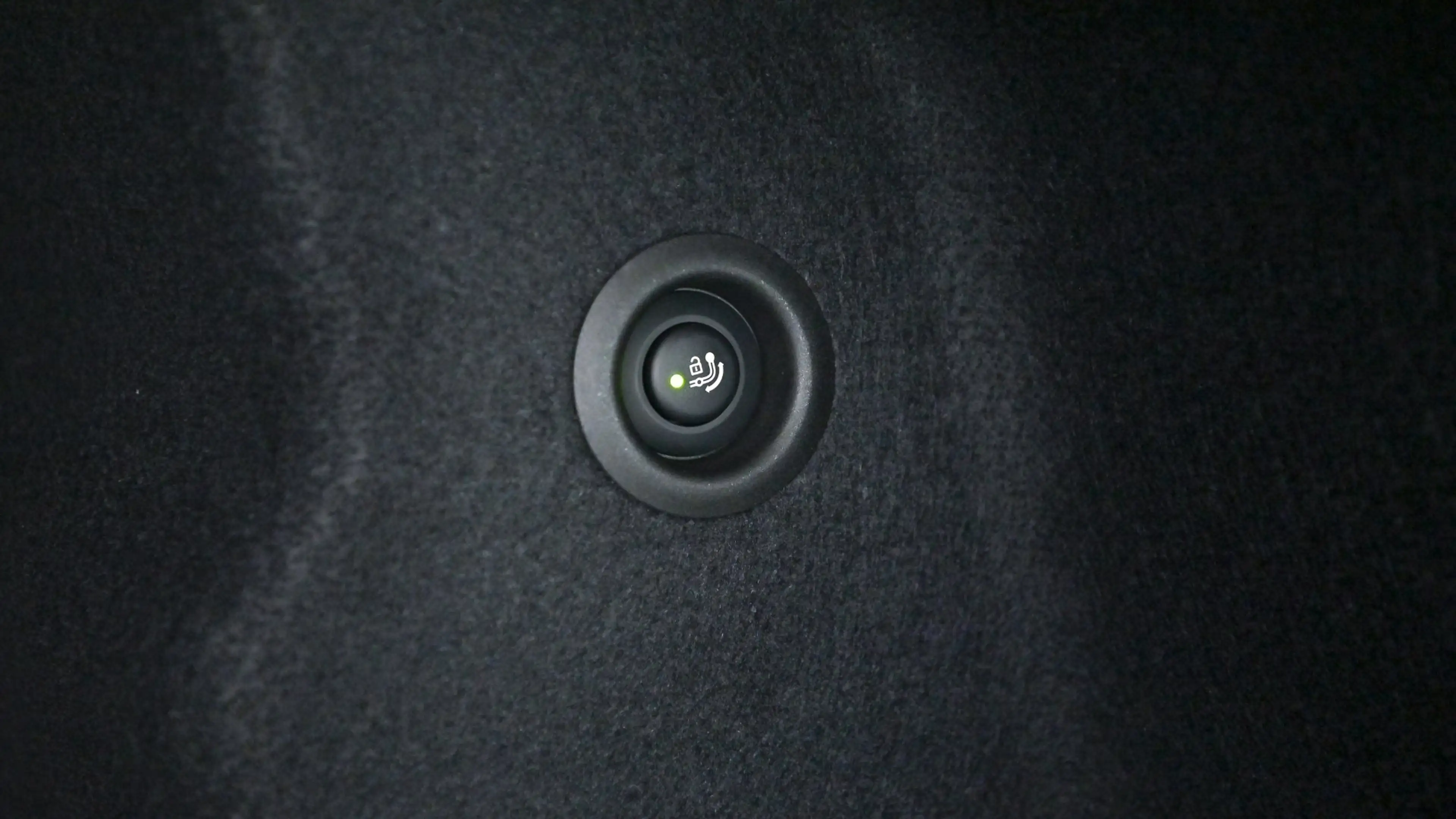 BMW iX2 eDrive20 — photo 7