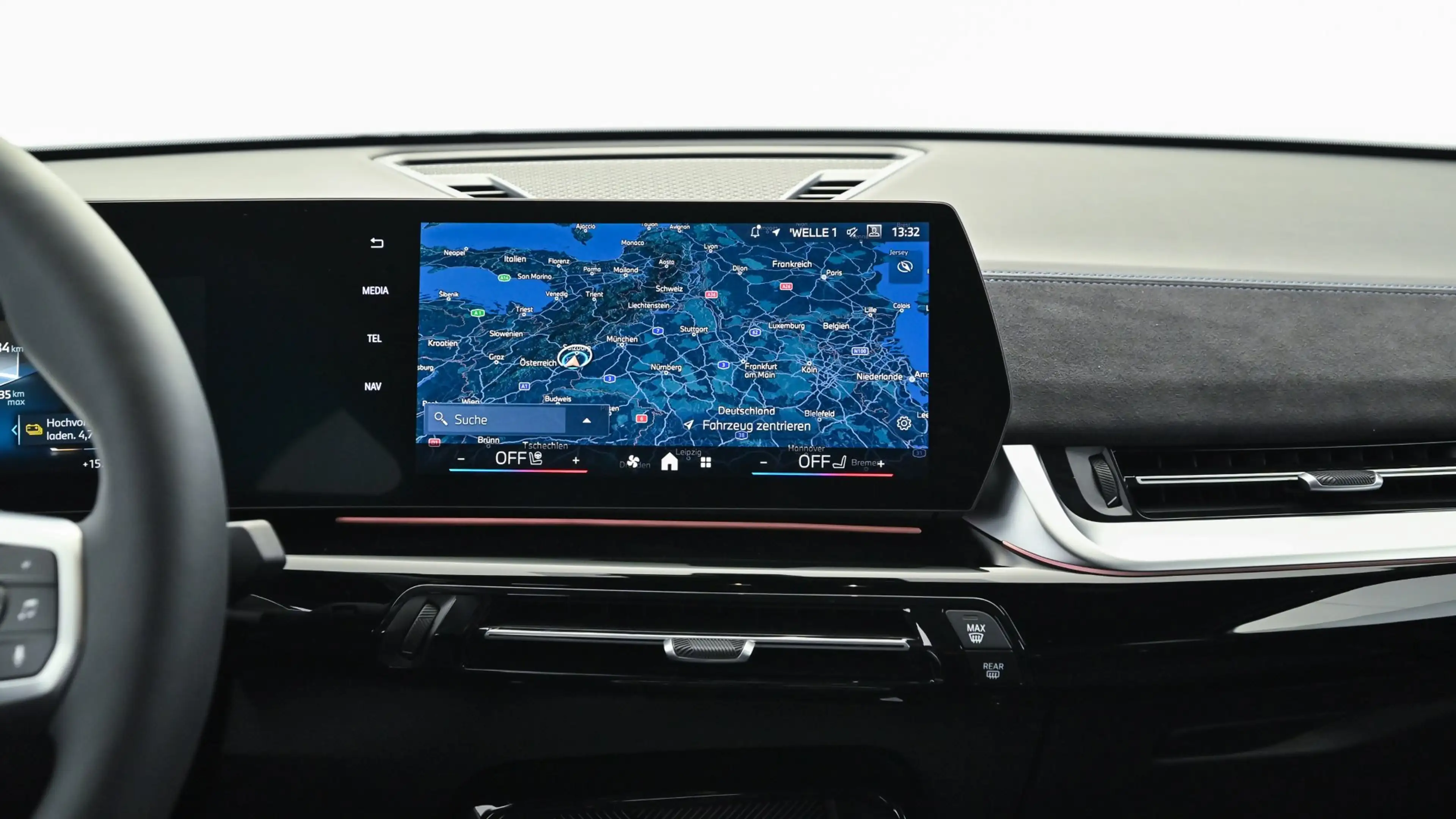 BMW iX2 eDrive20 — photo 11