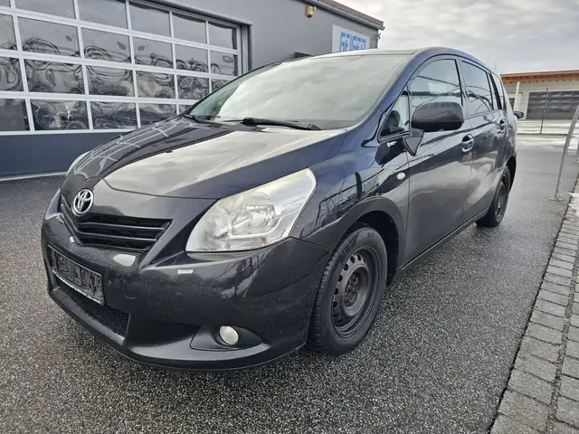 Toyota Verso Travel Diesel*KAMERA*NAVI*8xRÄDER*PDC*GRA
