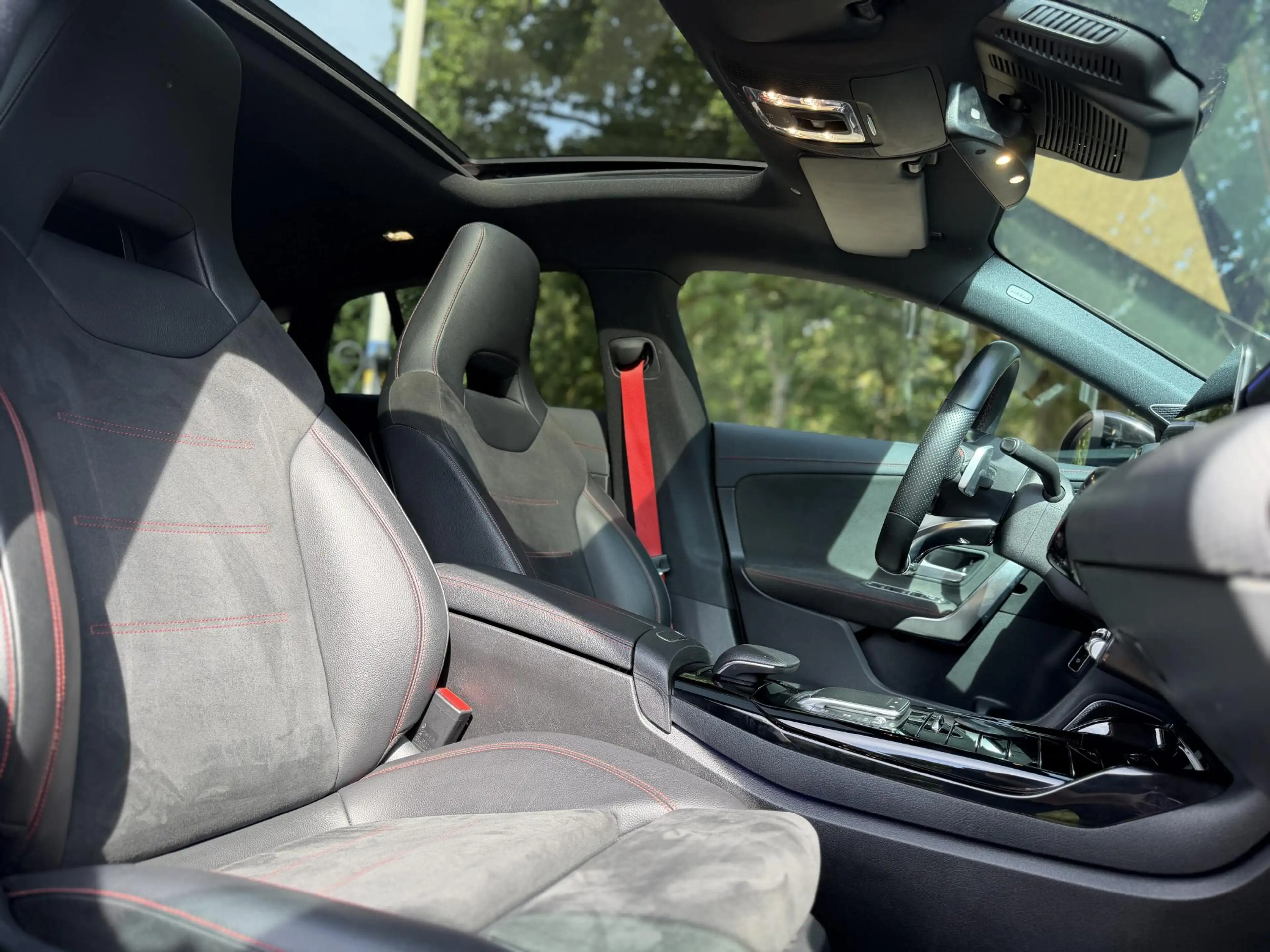Mercedes-Benz CLA 35 AMG Shooting Brake 4MATIC Premium Plus | Pano | HUD | — photo 7